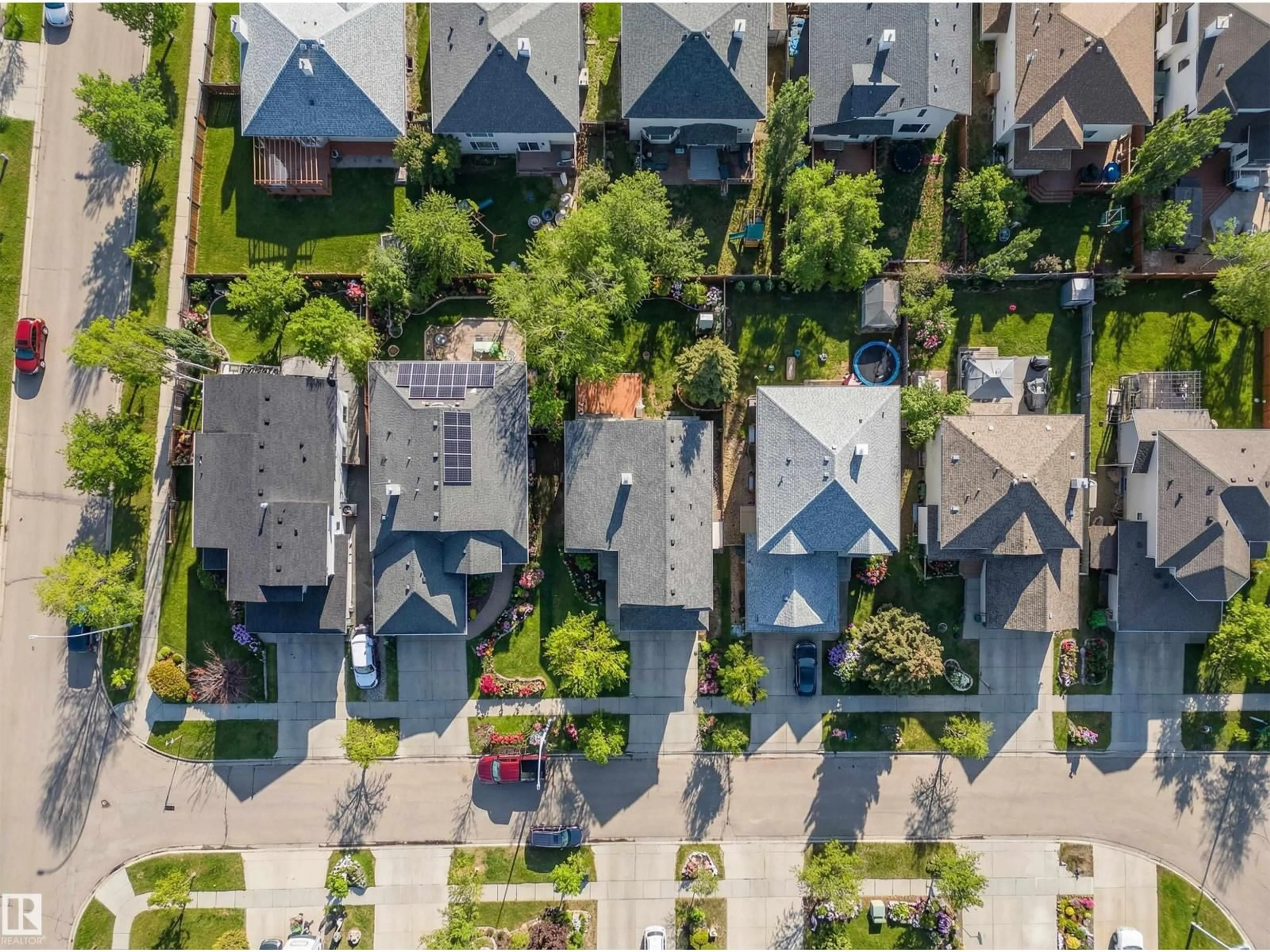 A pic from outside/outdoor area/front of a property/back of a property/a pic from drone, street for 16 DESEVIGNY PL, St. Albert Alberta T8N6R8