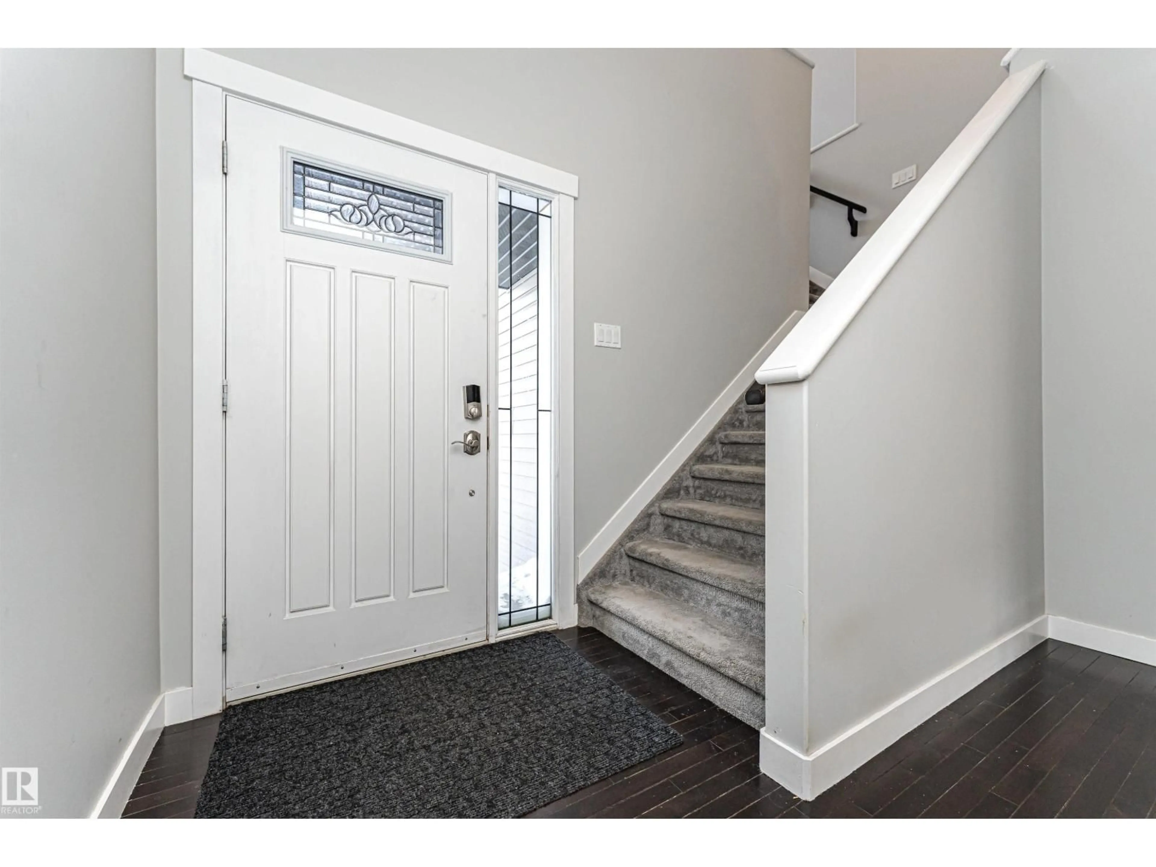 Indoor entryway for 6963 19A AV, Edmonton Alberta T6X0L7