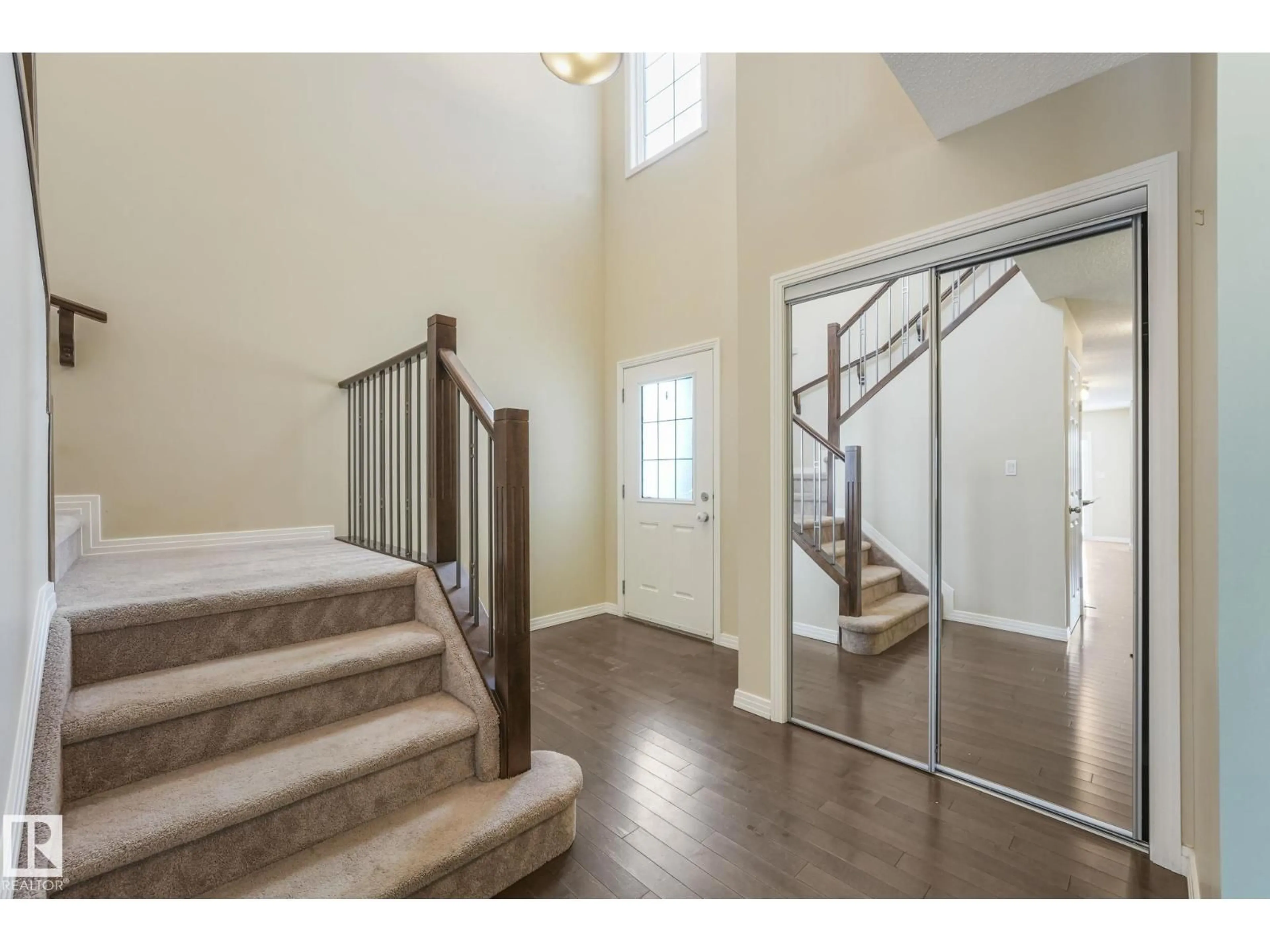 Indoor entryway for SW - 17535 13 AV, Edmonton Alberta T6W2J8