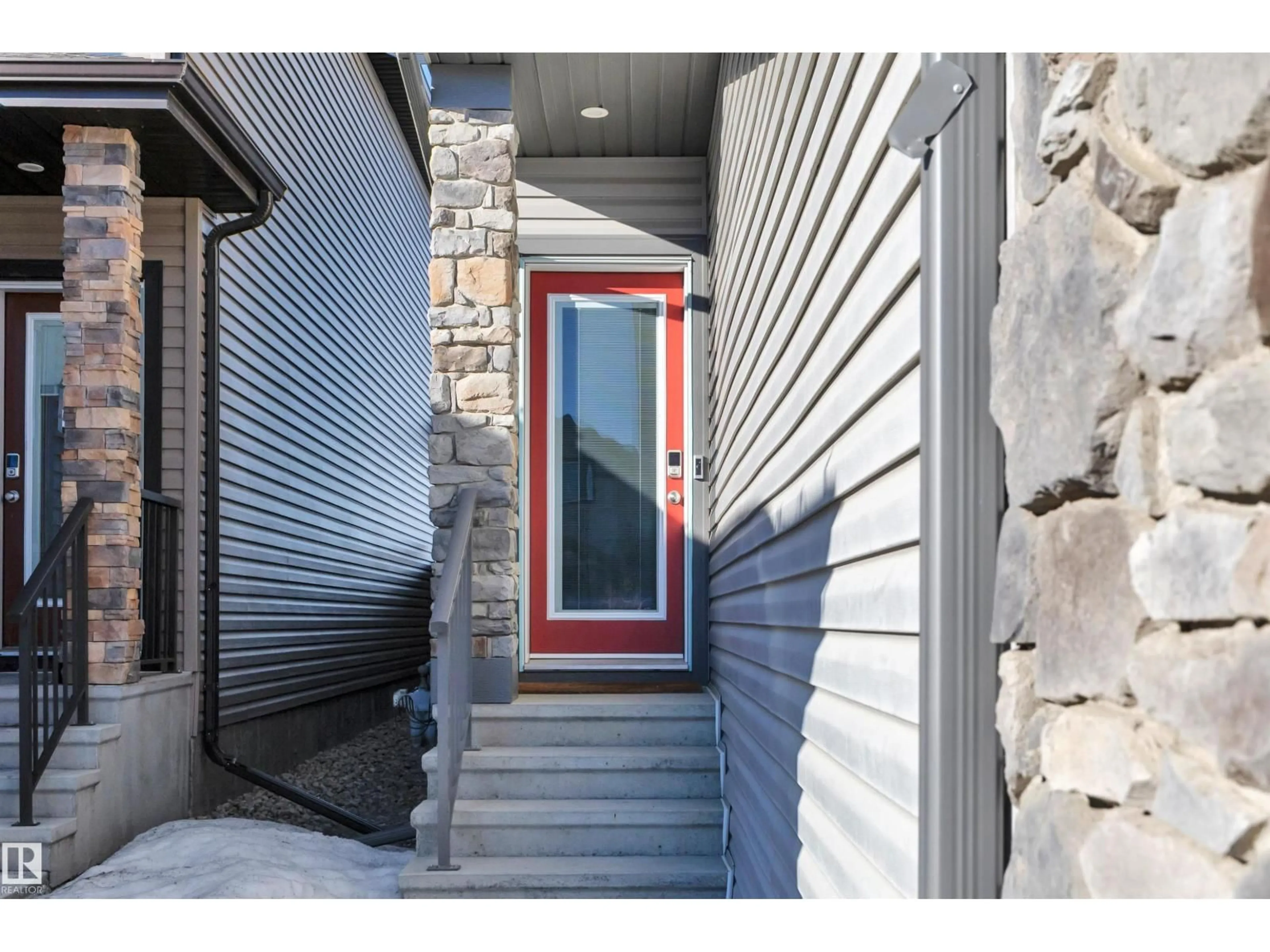Indoor entryway for 157 LARCH CR, Leduc Alberta T9E0S5