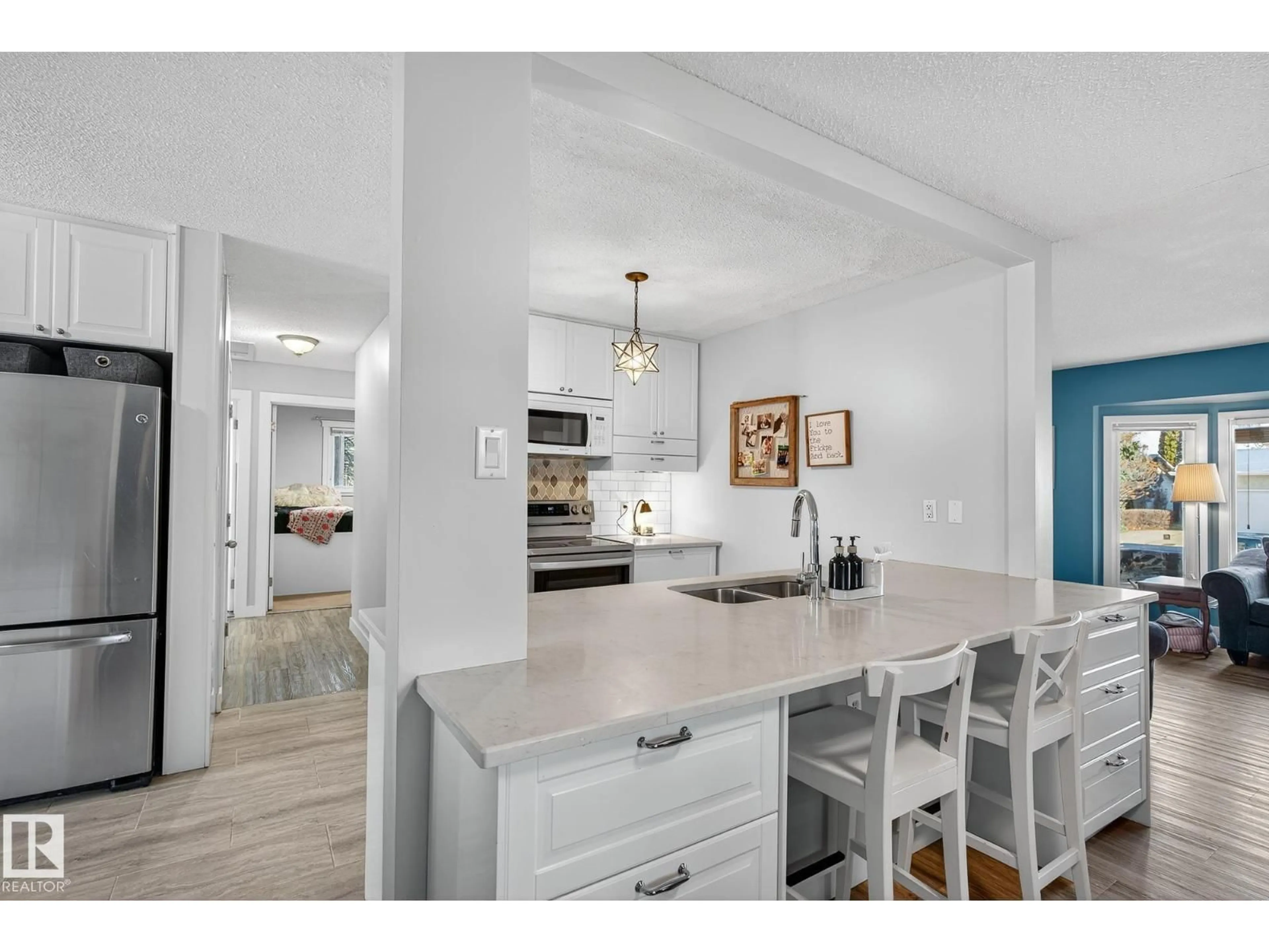 Open concept kitchen, unknown for 26 WOODFIELD DR, Sherwood Park Alberta T8A4A3