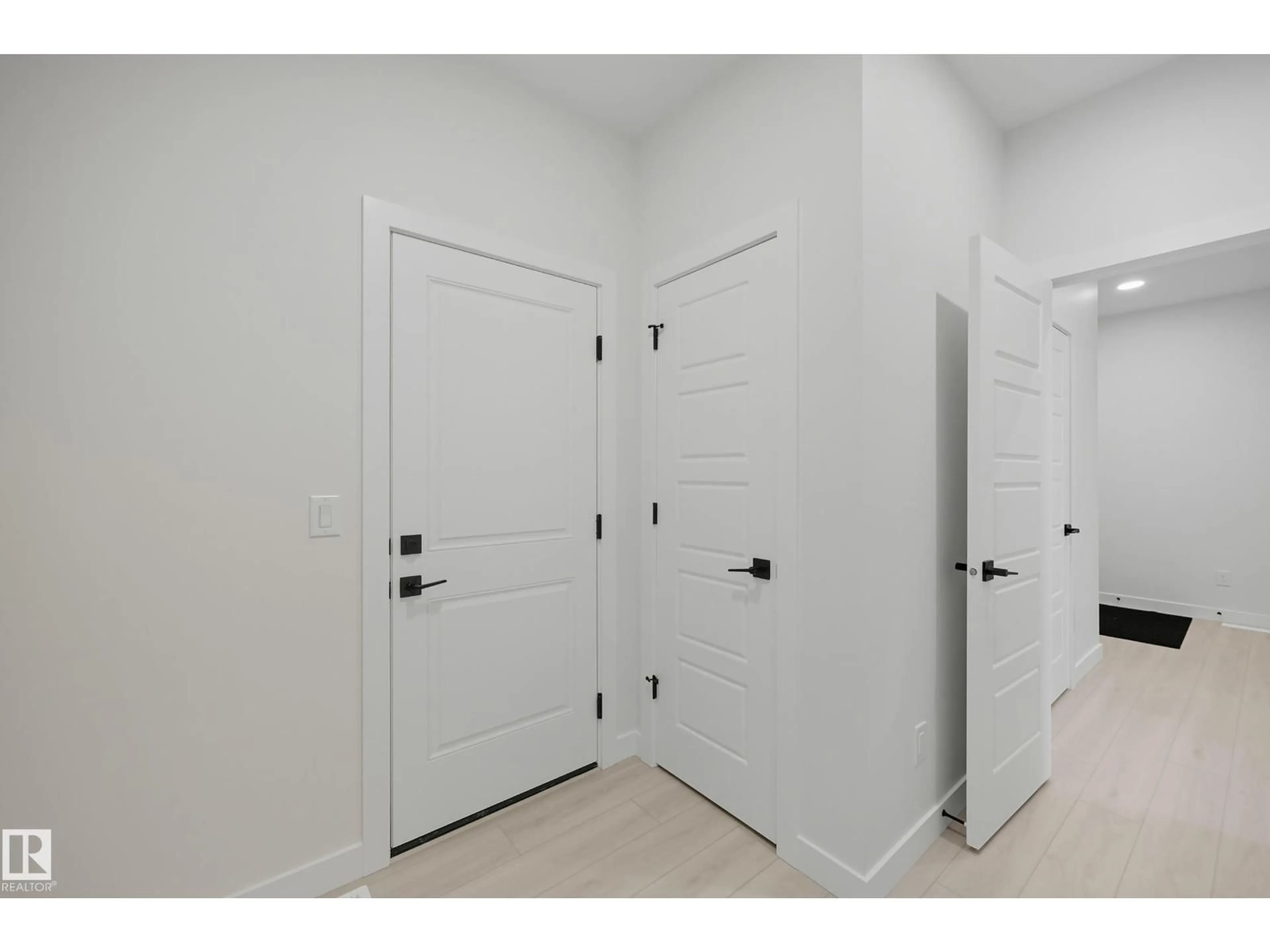 Indoor entryway for 37 GABLE CM, Spruce Grove Alberta T7X4E6