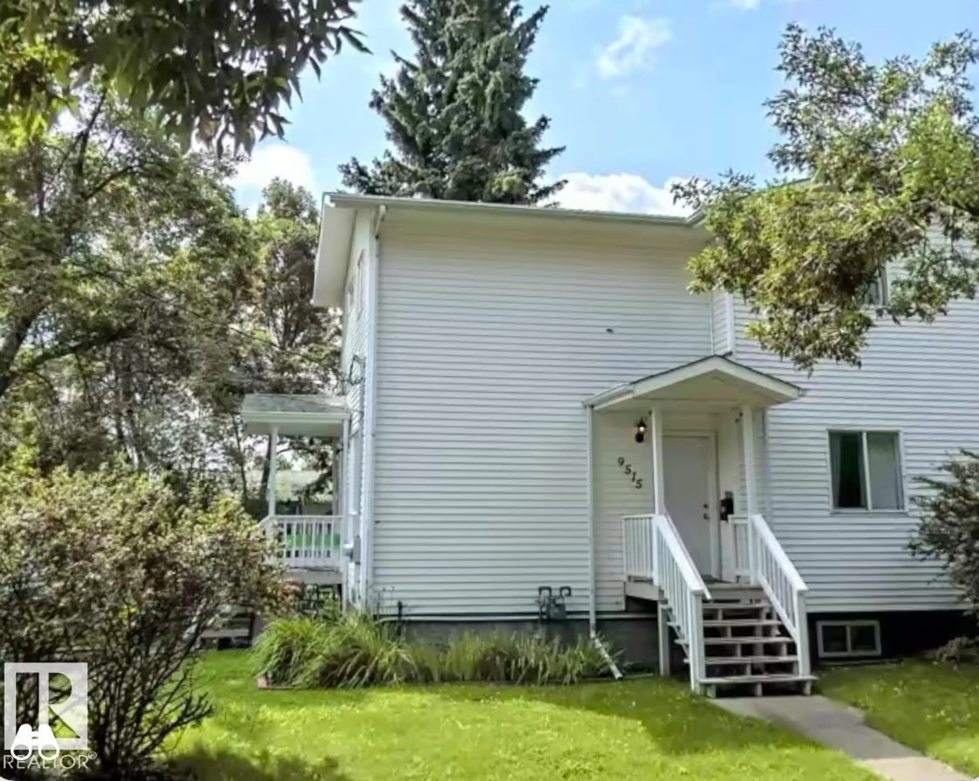 Home with vinyl exterior material, unknown for 9515B 120 AV, Edmonton Alberta T5G3J1