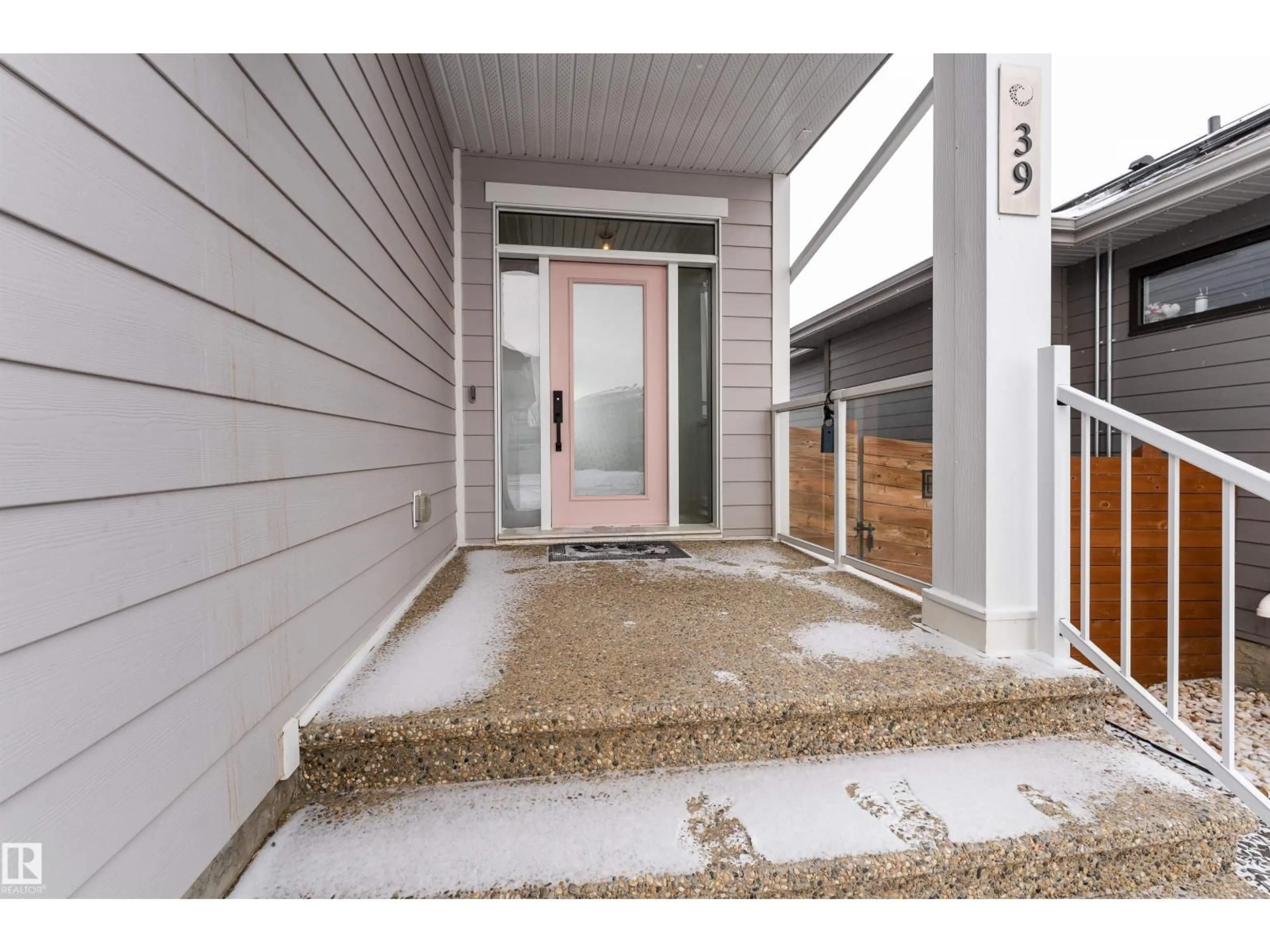 Indoor entryway for 39 JACOBS CL, St. Albert Alberta T8N7S4