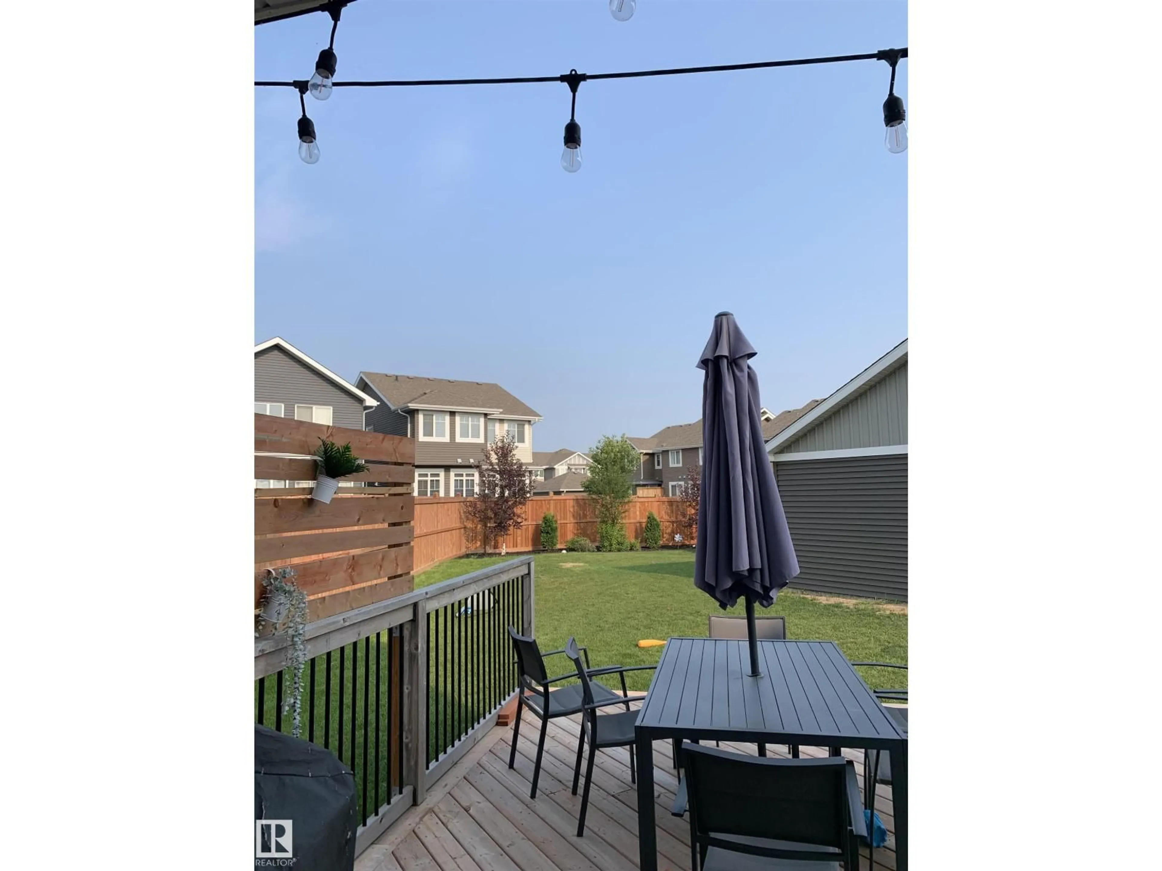 Patio, unknown for 16752 15 AV, Edmonton Alberta T6W3R6