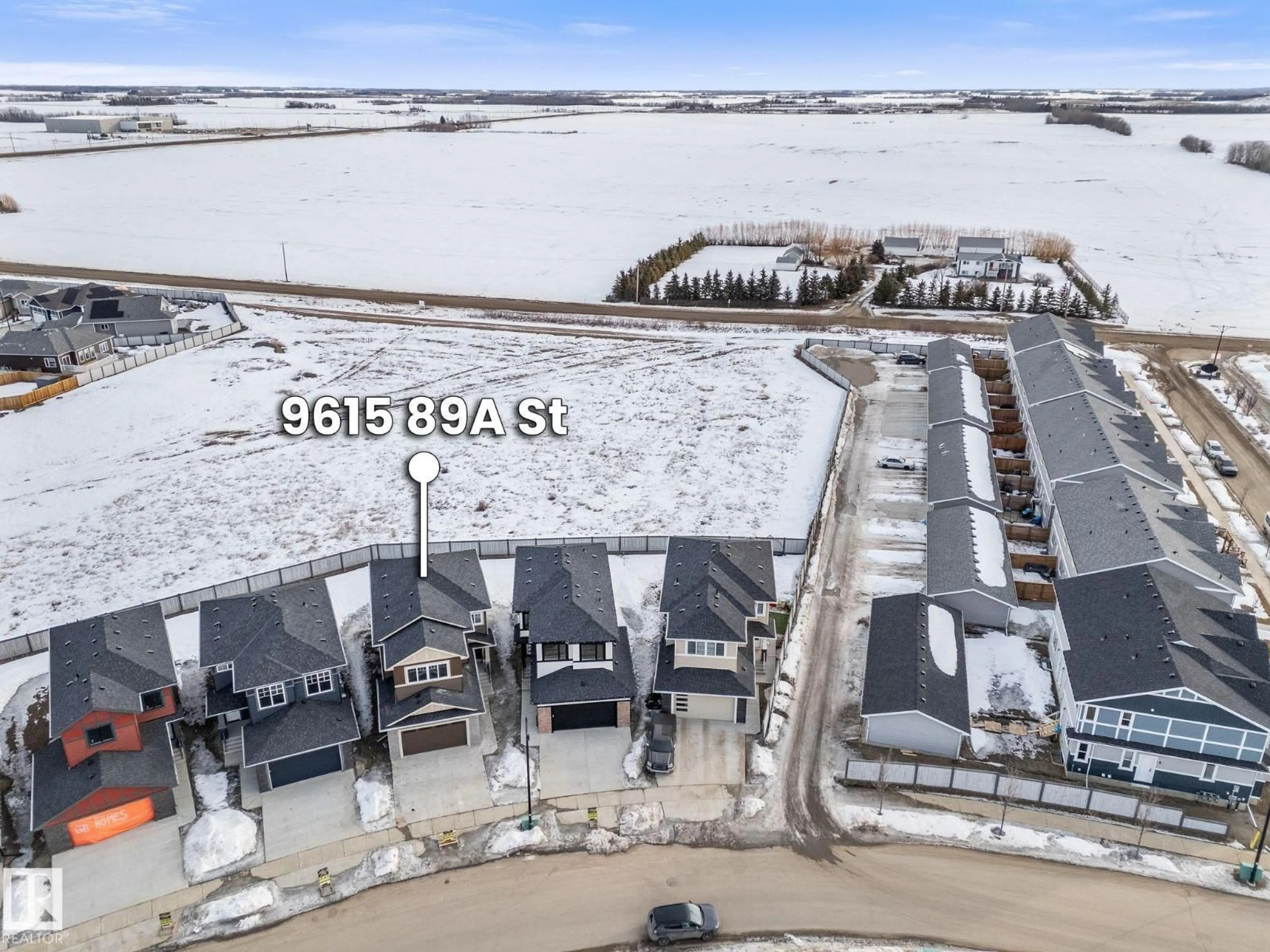 A pic from outside/outdoor area/front of a property/back of a property/a pic from drone, unknown for 9615 89A ST, Morinville Alberta T8R2R6