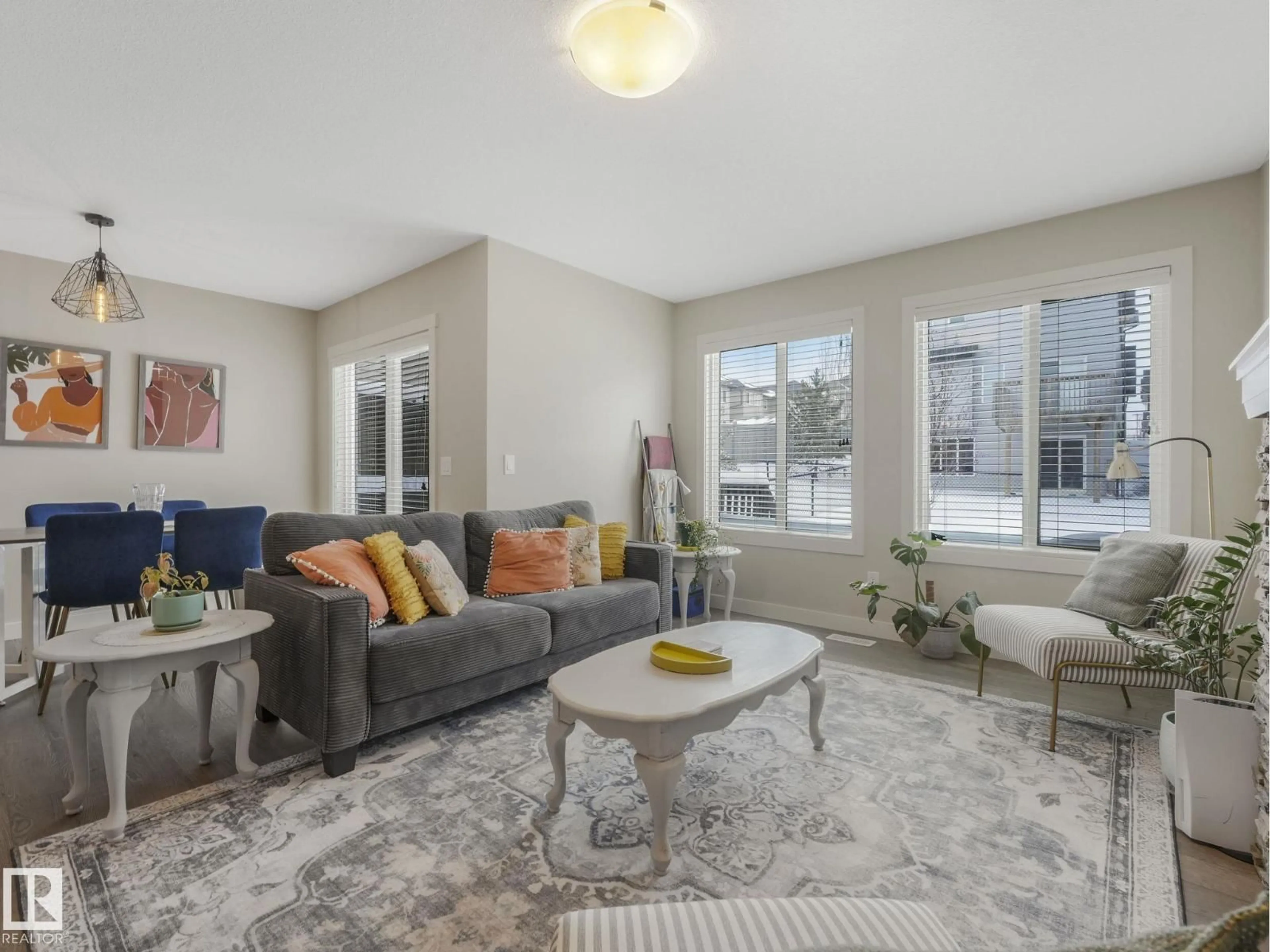 Living room with furniture, unknown for 20 21 AUGUSTINE CR, Sherwood Park Alberta T8H0X3