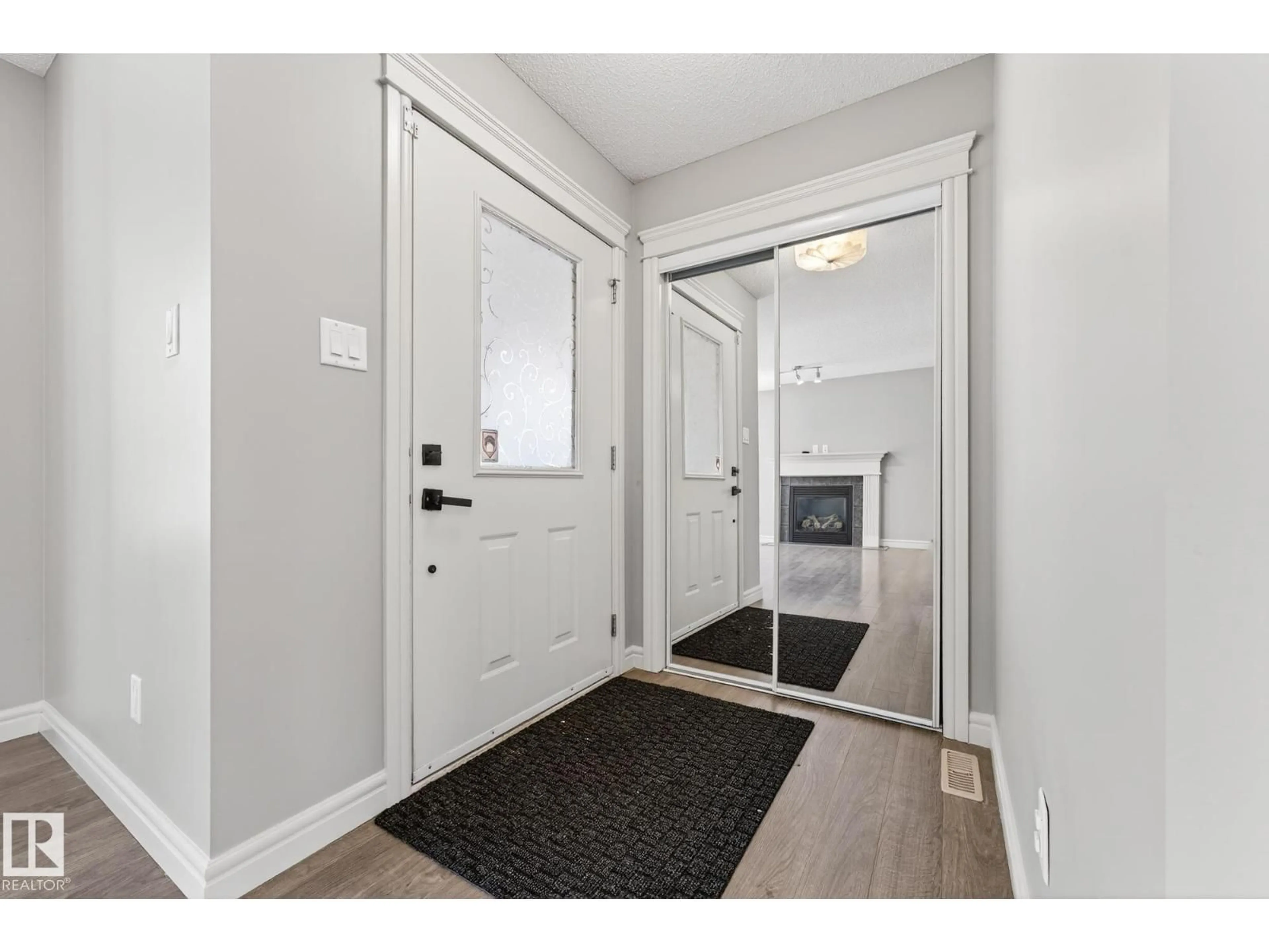 Indoor entryway for SW - 2435 AUSTIN CR, Edmonton Alberta T6W0L3