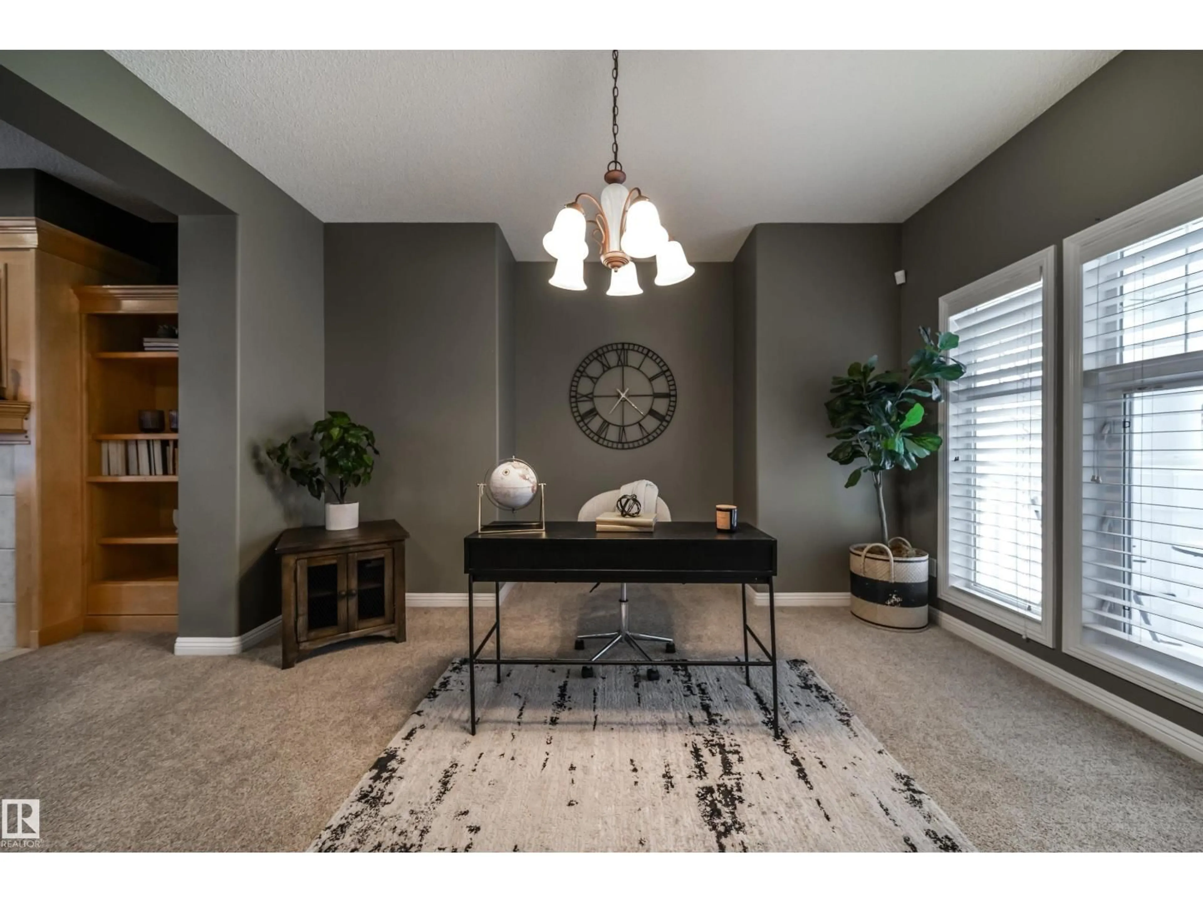 Indoor entryway for 446 SPARLING CO, Edmonton Alberta T6X1G9