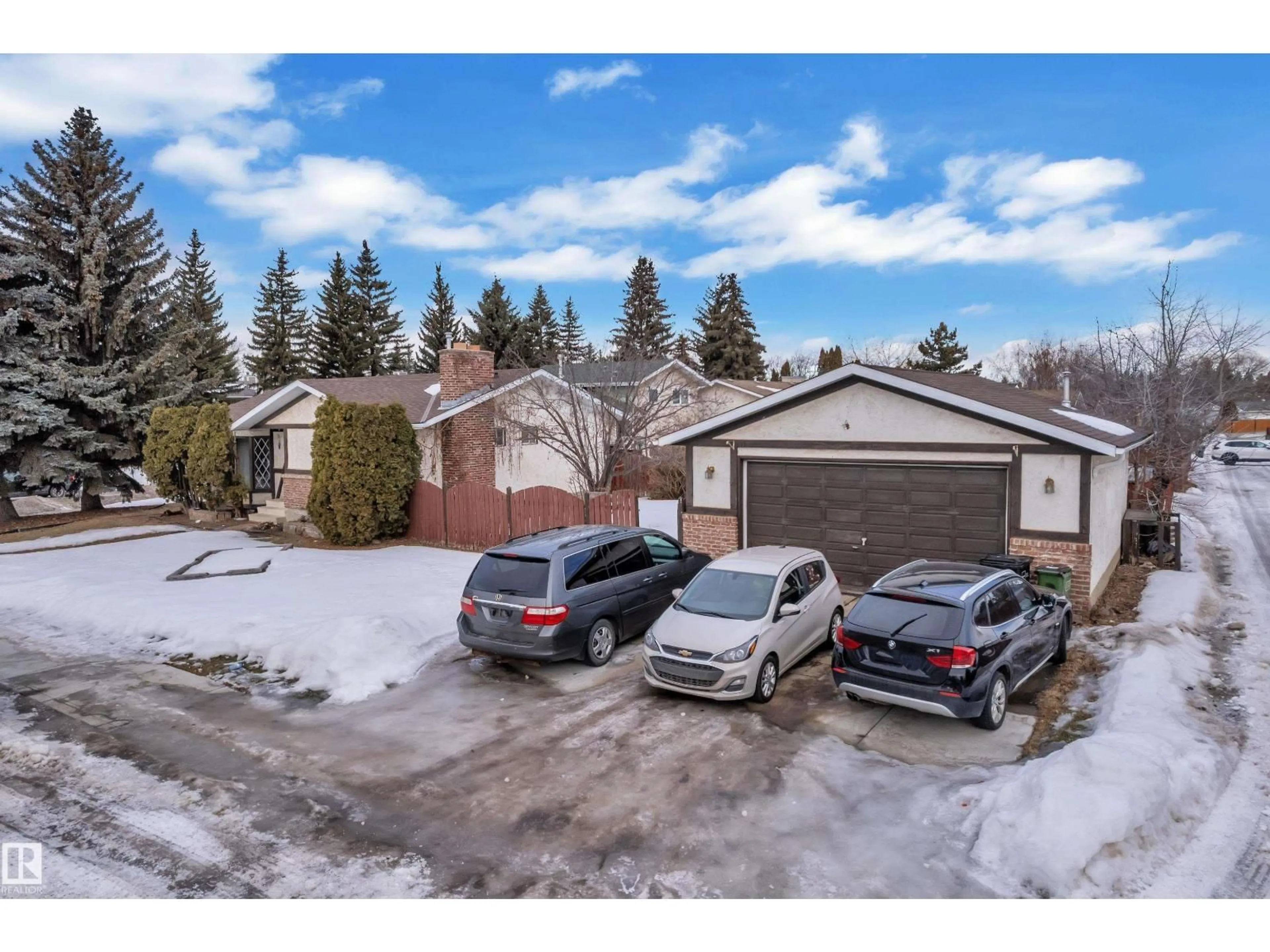A pic from outside/outdoor area/front of a property/back of a property/a pic from drone, street for 5504 18 AV, Edmonton Alberta T6L2C2