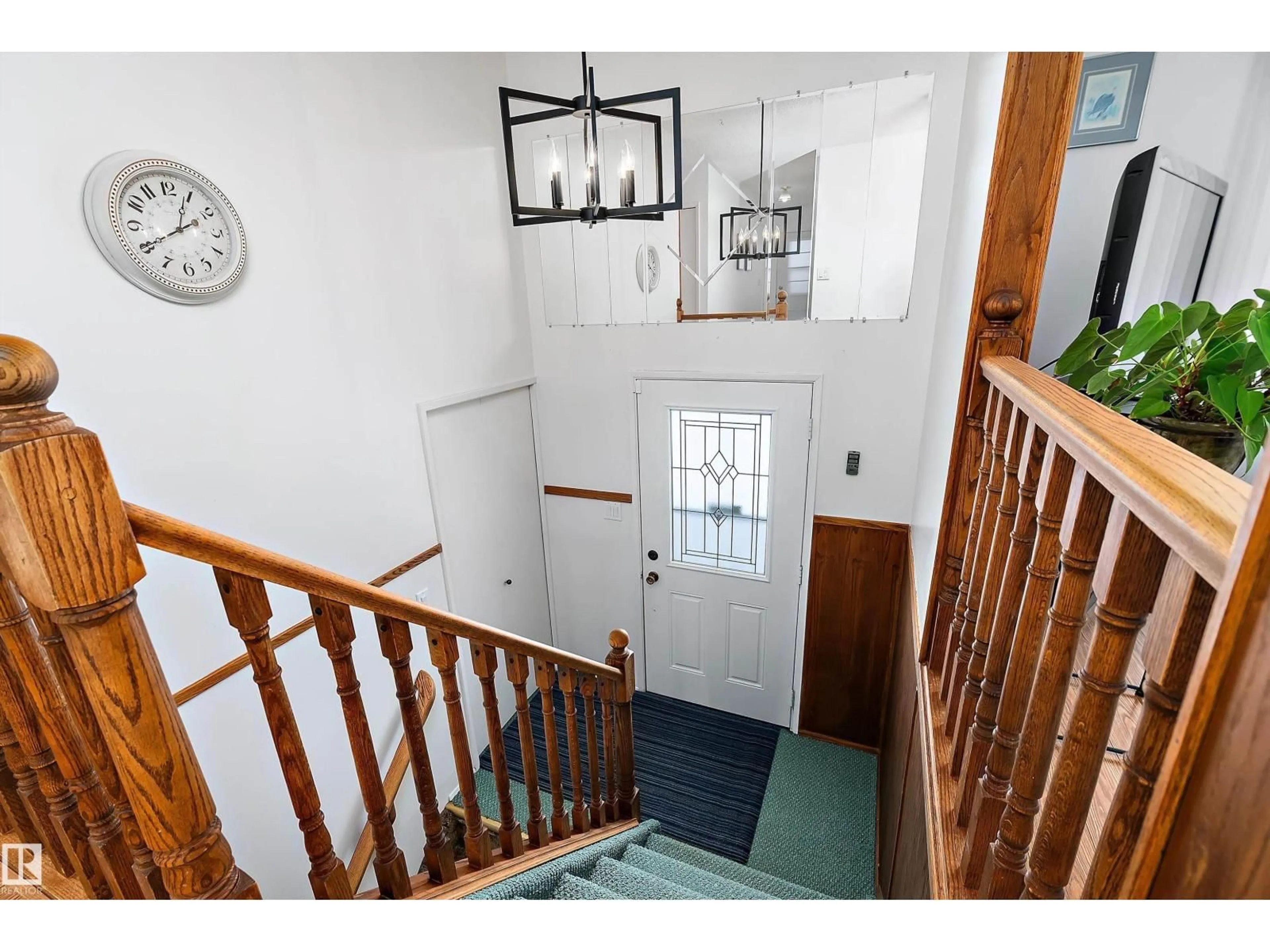 Indoor entryway for 5 GROAT DR, Spruce Grove Alberta T7X1Z4