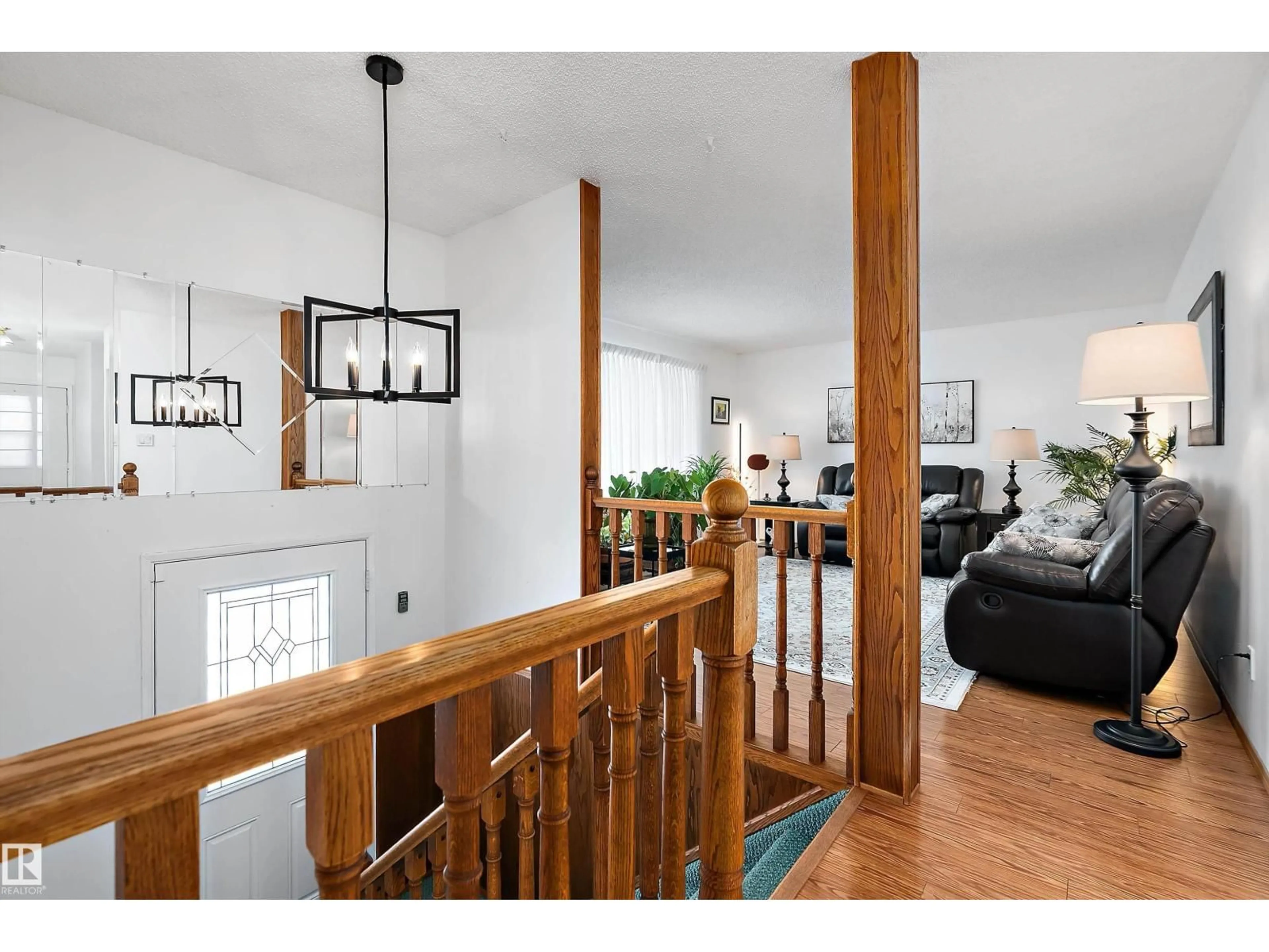 Indoor entryway for 5 GROAT DR, Spruce Grove Alberta T7X1Z4