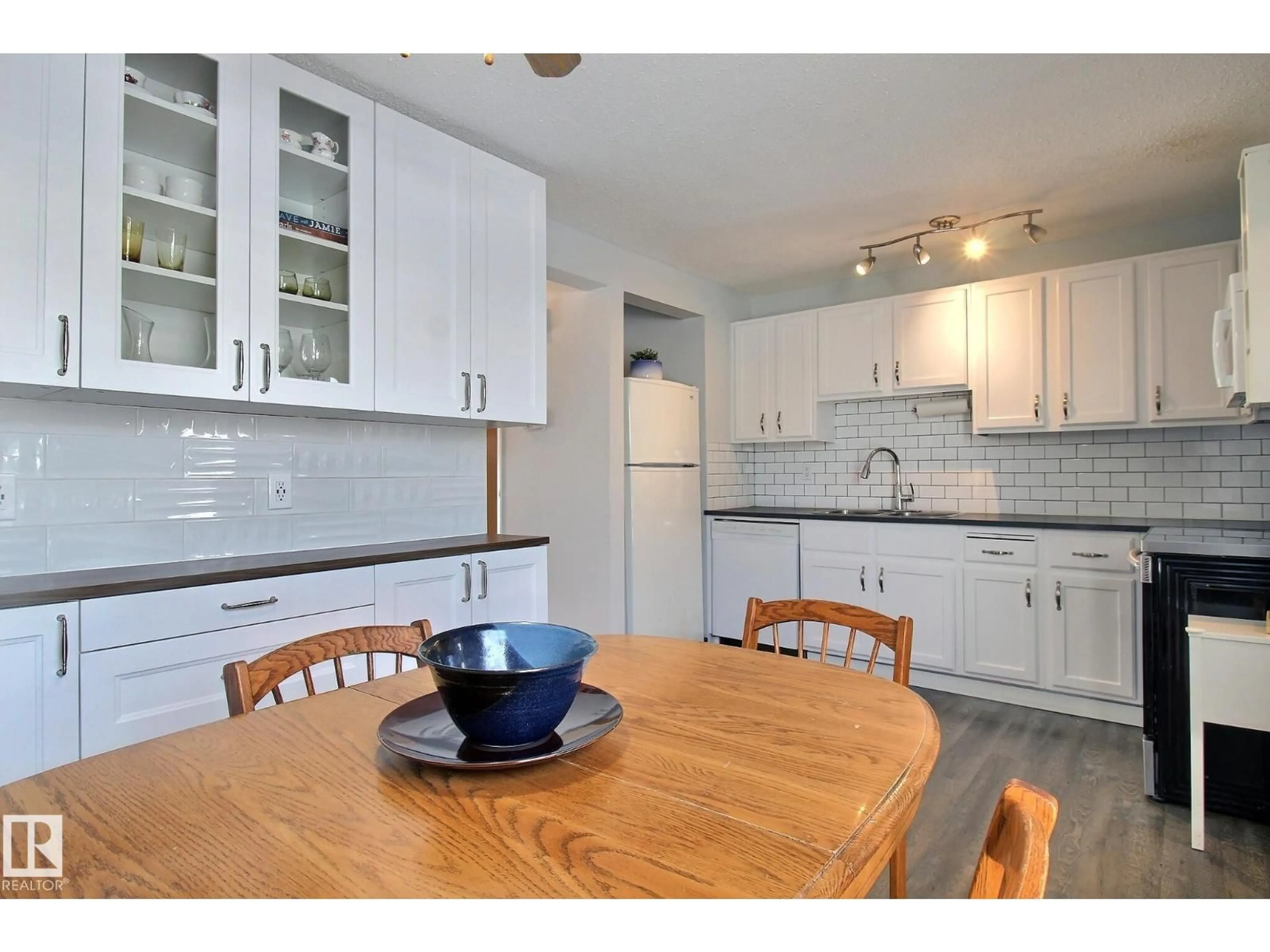Open concept kitchen, unknown for 10410 28A AV, Edmonton Alberta T6J4J3