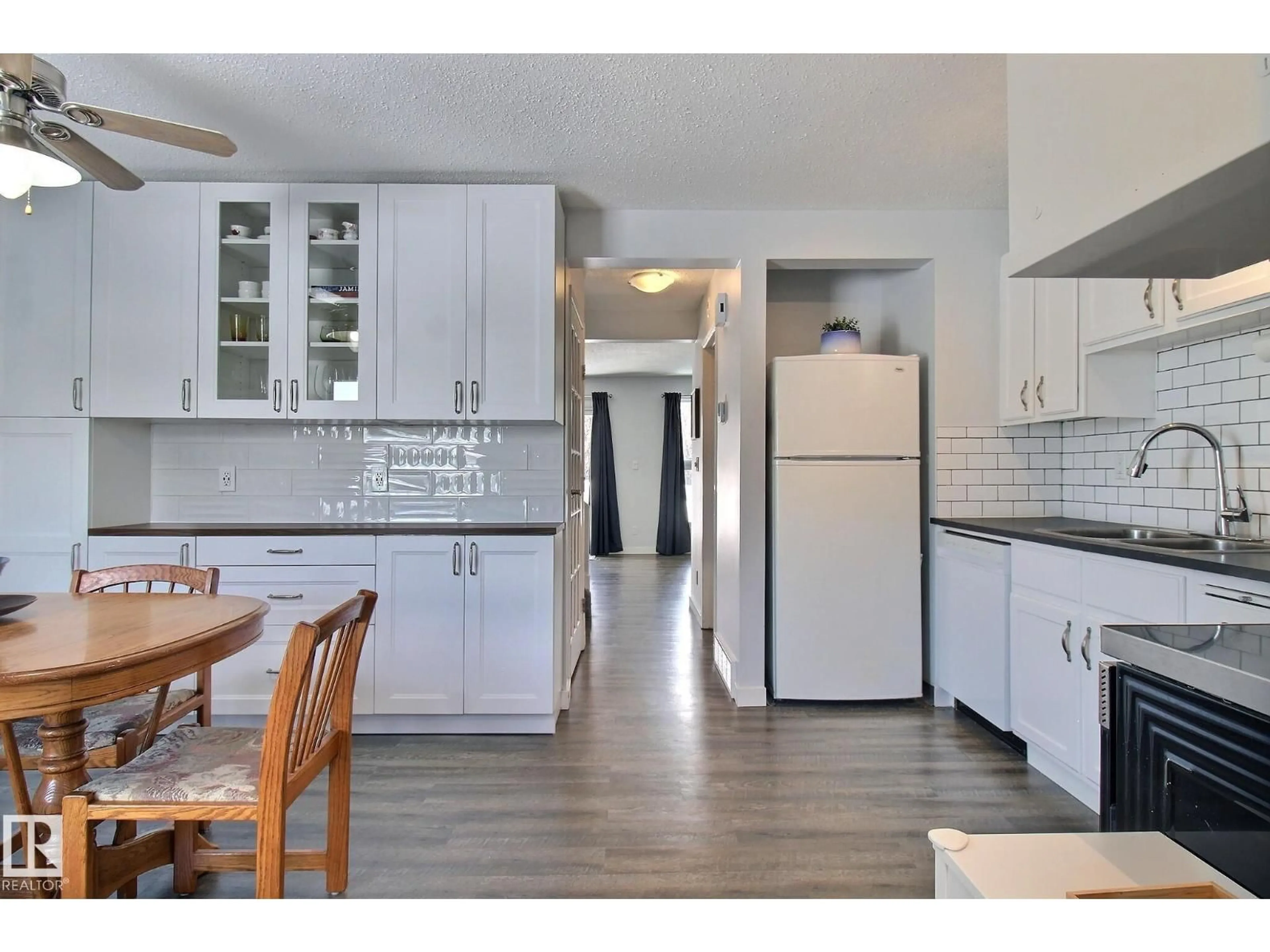 Open concept kitchen, unknown for 10410 28A AV, Edmonton Alberta T6J4J3