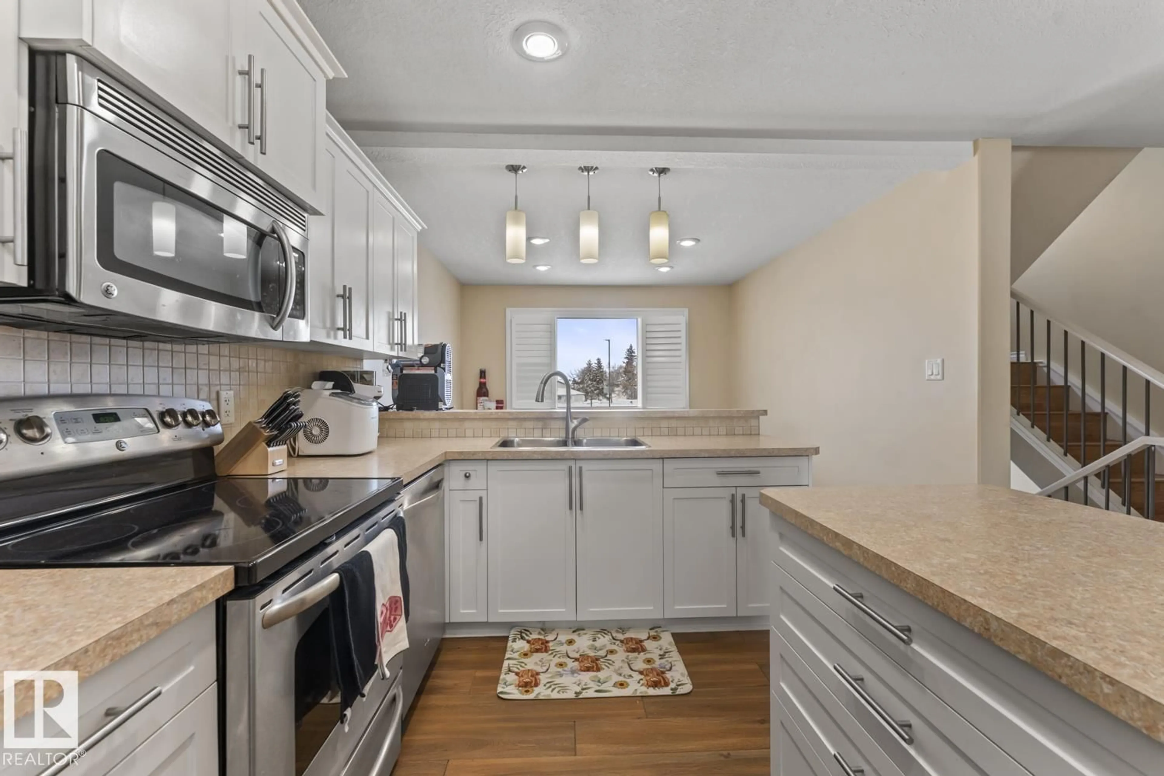 Unknown for 7 - 1001 7 AV, Cold Lake Alberta T9M0C4