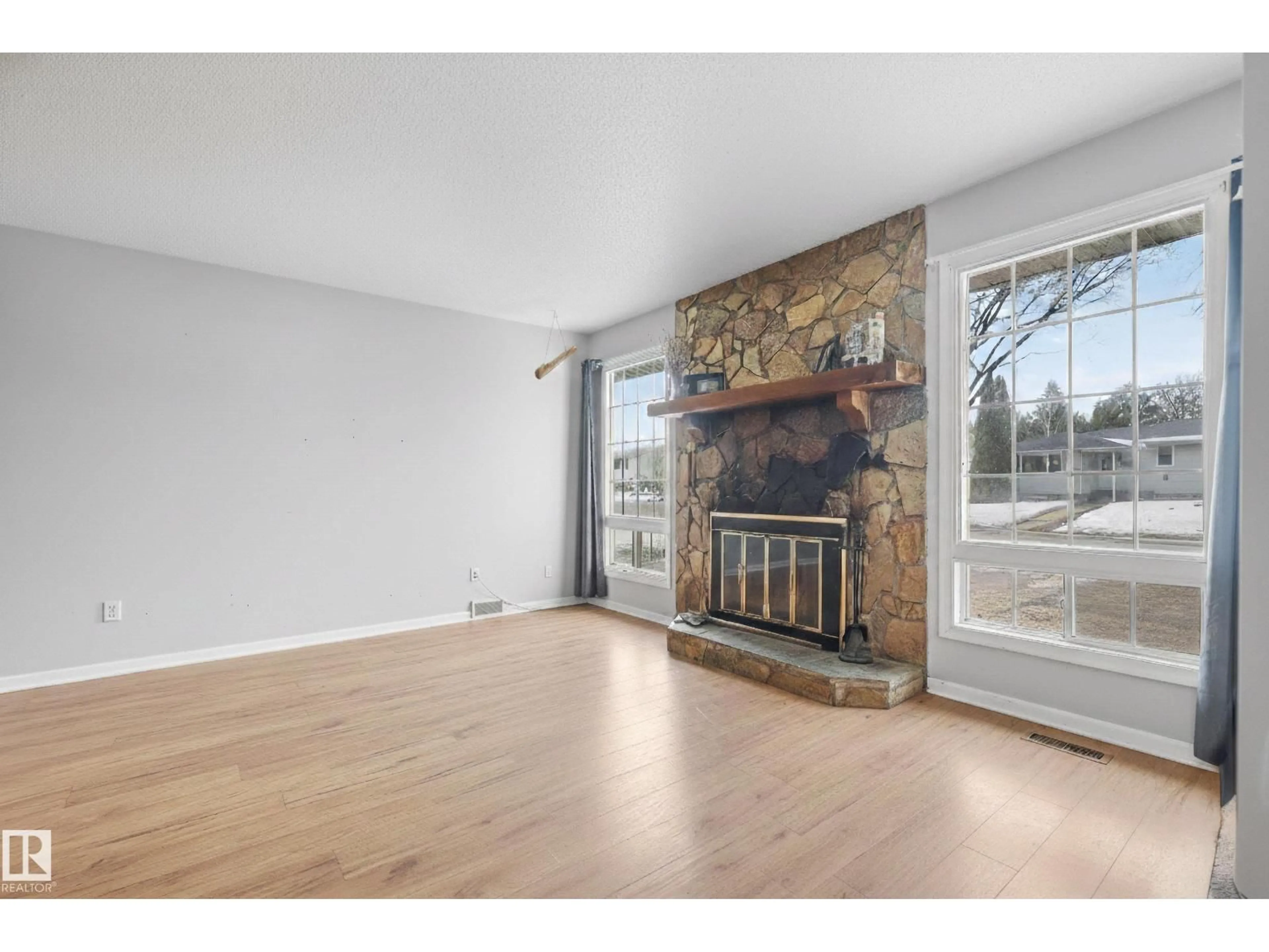 Unknown for 153 MARION DR, Sherwood Park Alberta T8A2G9