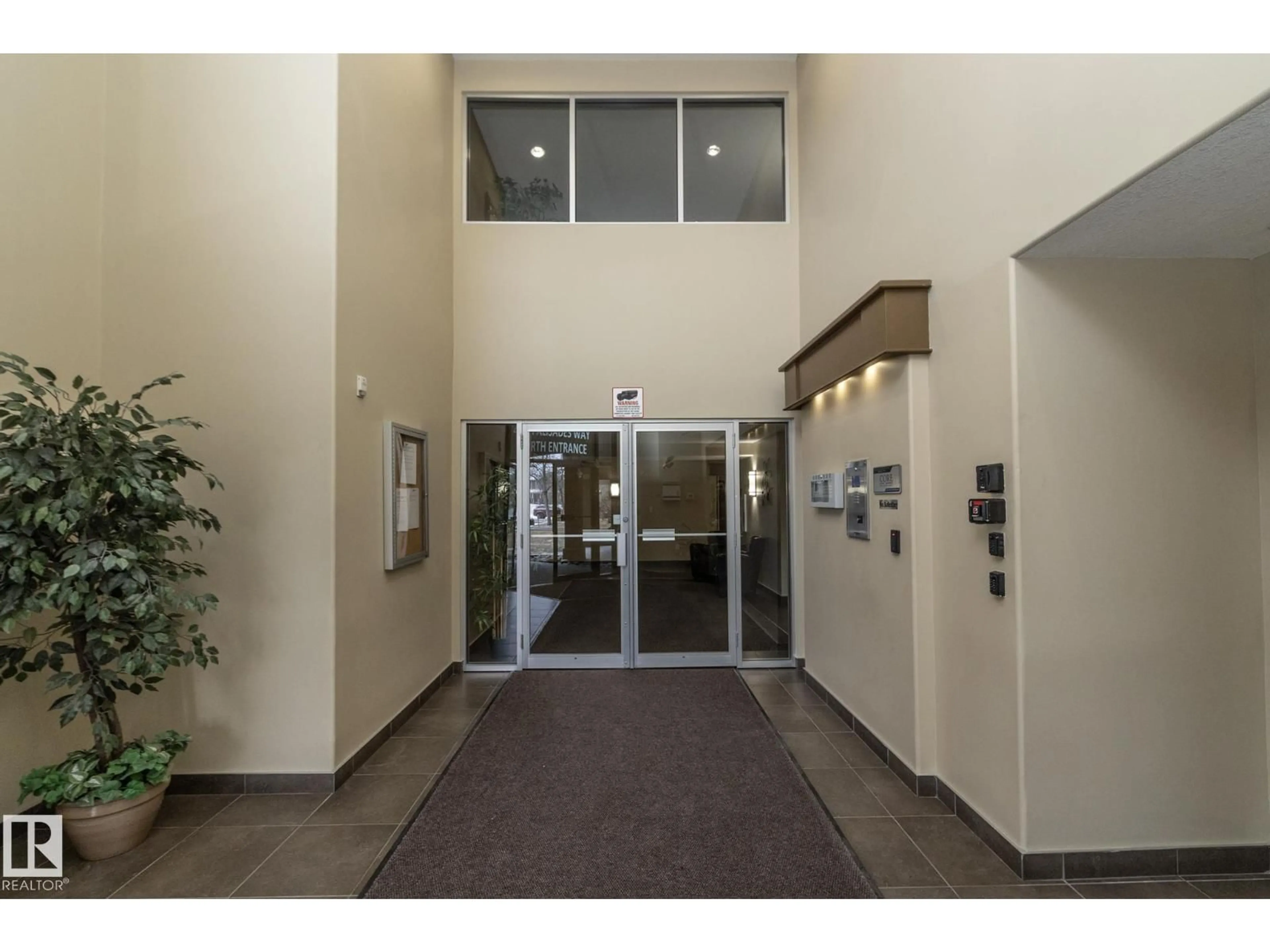 Indoor foyer for 400 - 135 PALISADES WY, Sherwood Park Alberta T8H0H4