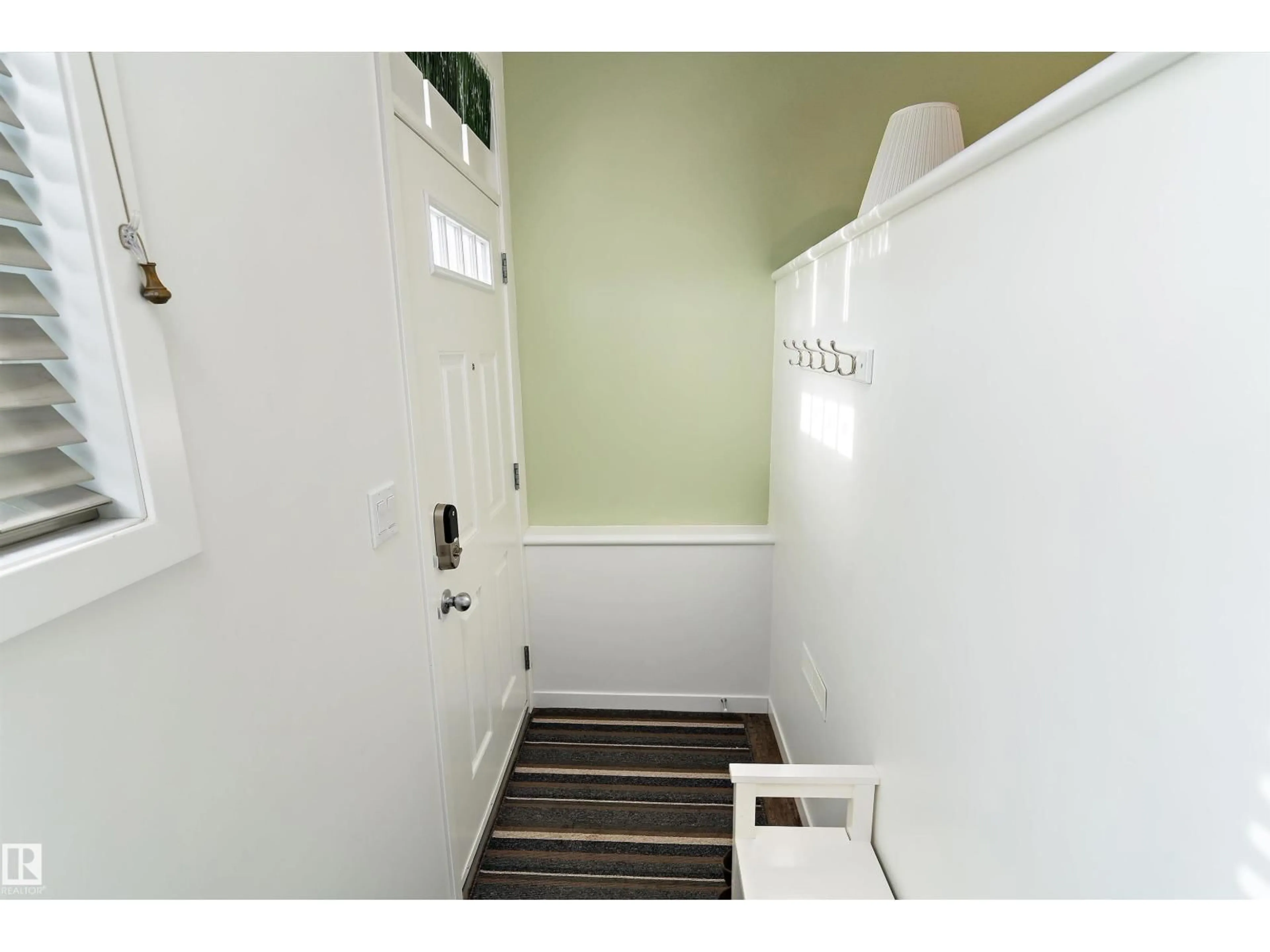 Indoor entryway for 51 - 3305 ORCHARDS LI, Edmonton Alberta T6X2H1