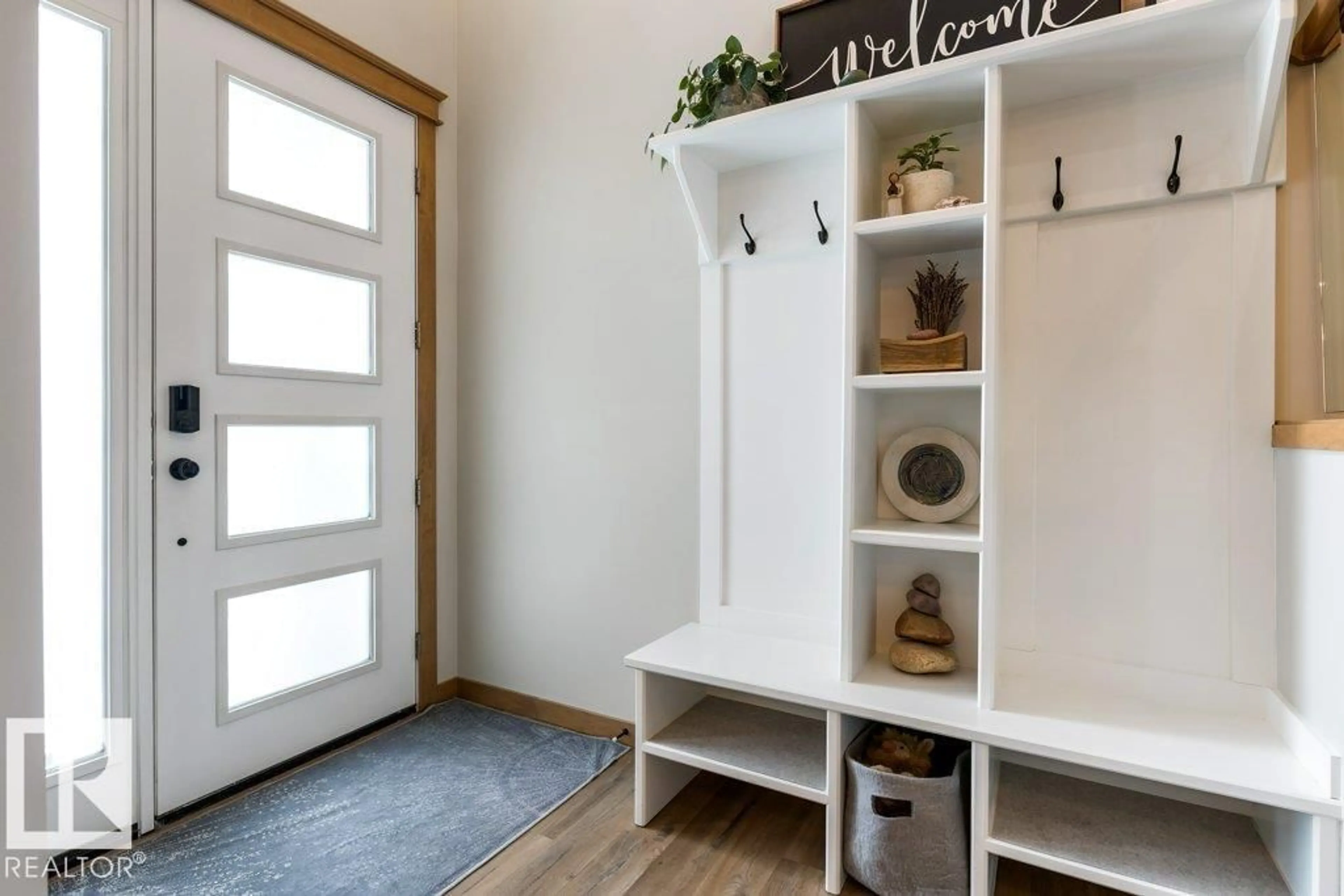 Indoor entryway for 19 RIVIERE TC, St. Albert Alberta T8N7N6