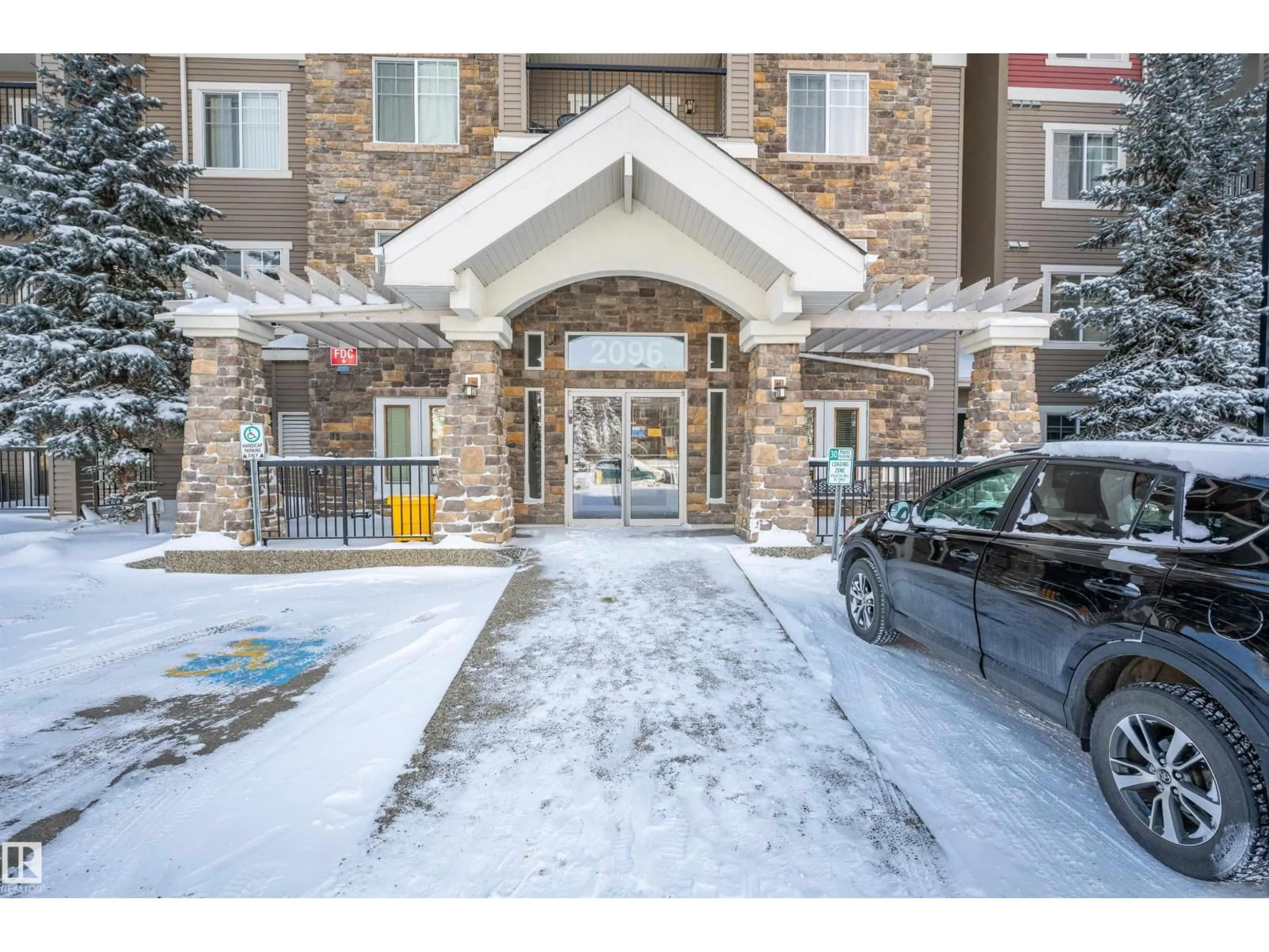 Indoor foyer for 2096 - 238 BLACKMUD CREEK DR, Edmonton Alberta T6W0G1