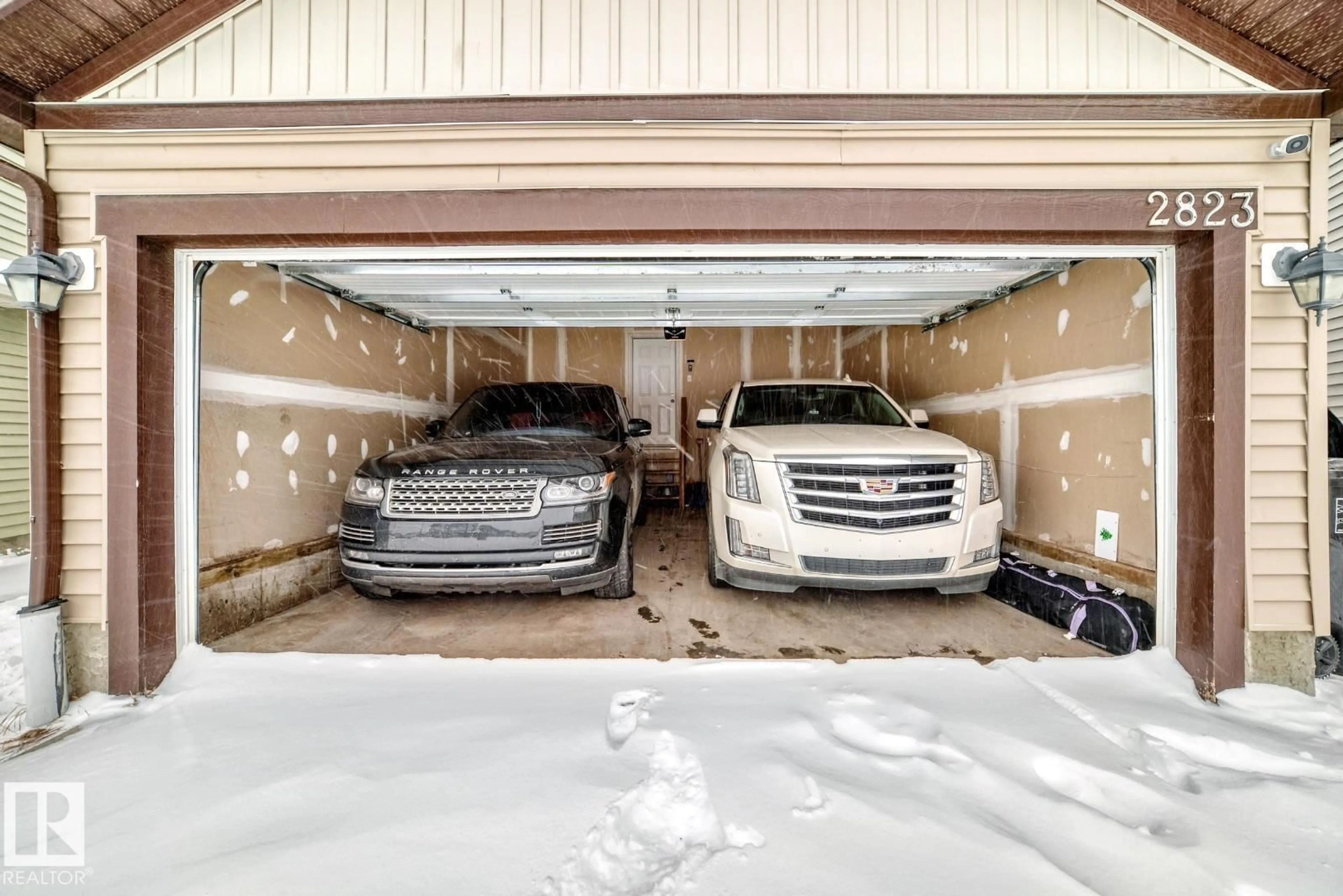 Indoor garage for 2823 DUKE CR, Edmonton Alberta T6W3Y3