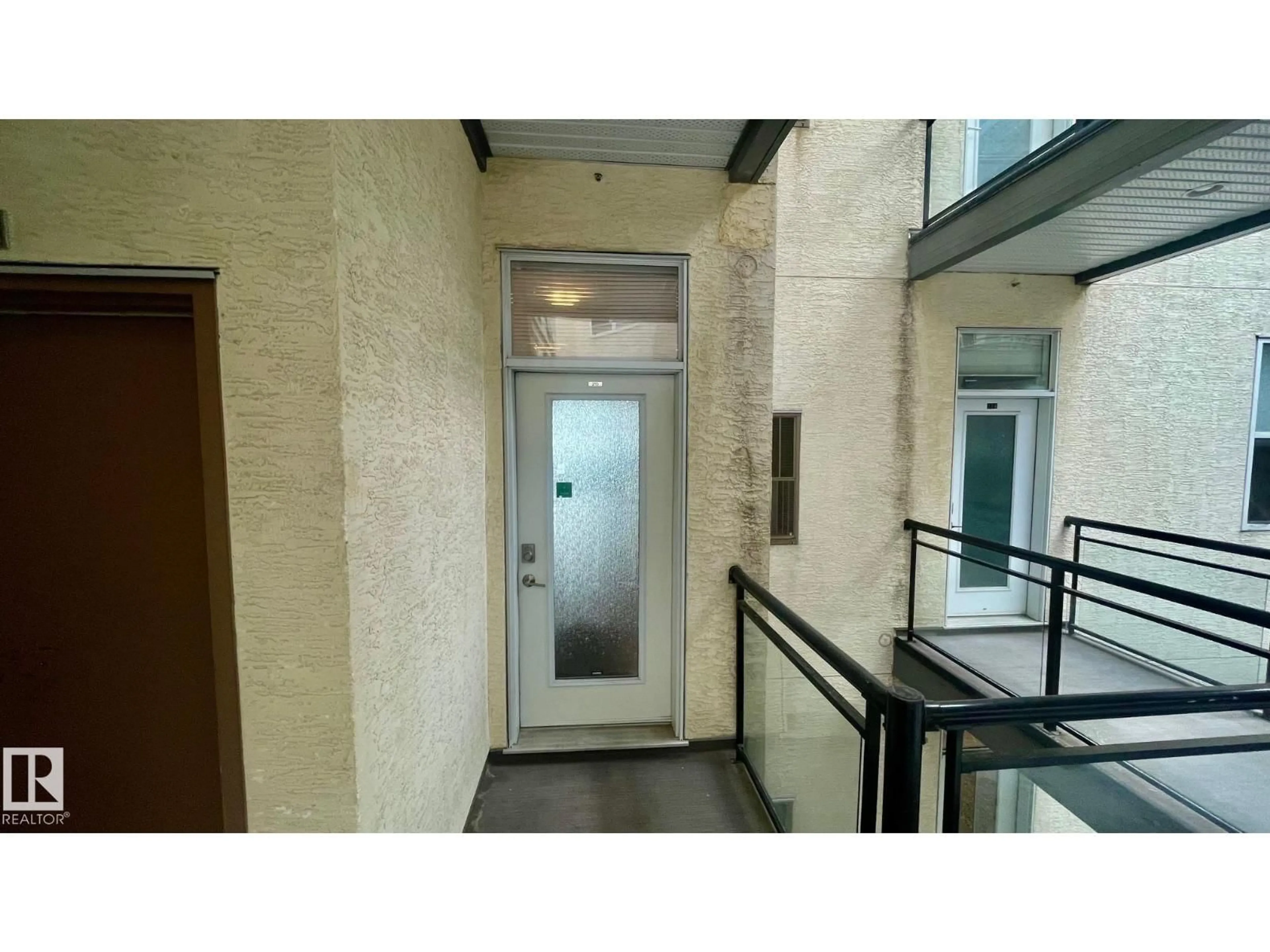 Indoor foyer for #215 - 10531 117 ST, Edmonton Alberta T5H0A8