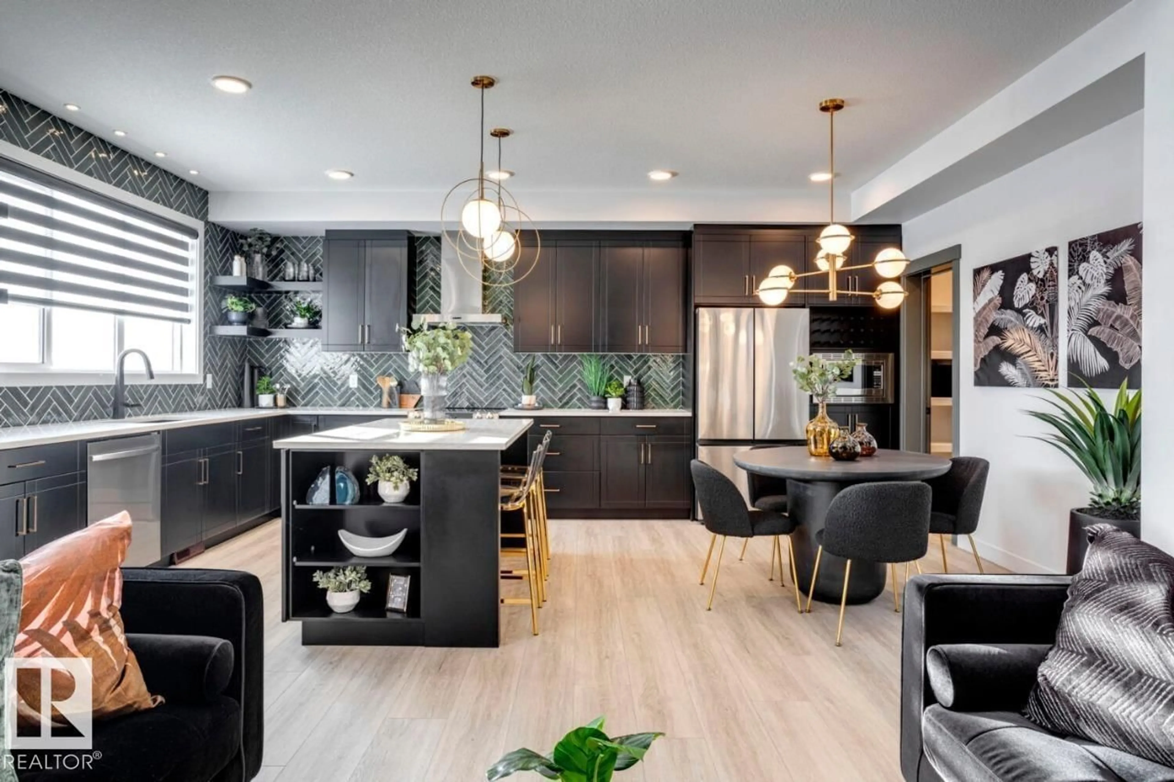 Contemporary kitchen, unknown for 959 18 AV, Edmonton Alberta T6T2X3