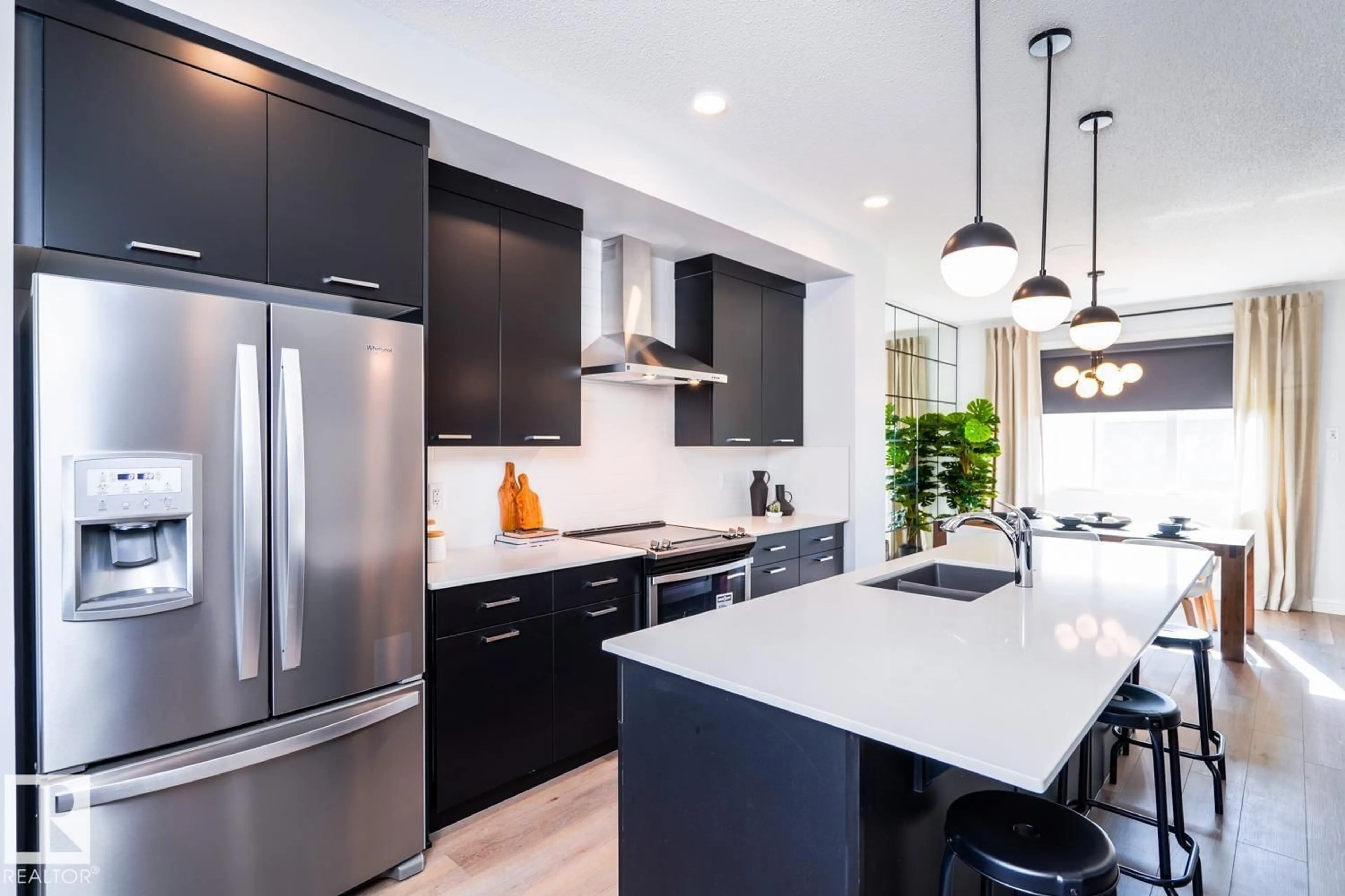 Contemporary kitchen, unknown for 164 SAVOY CR, Sherwood Park Alberta T8H2Y3