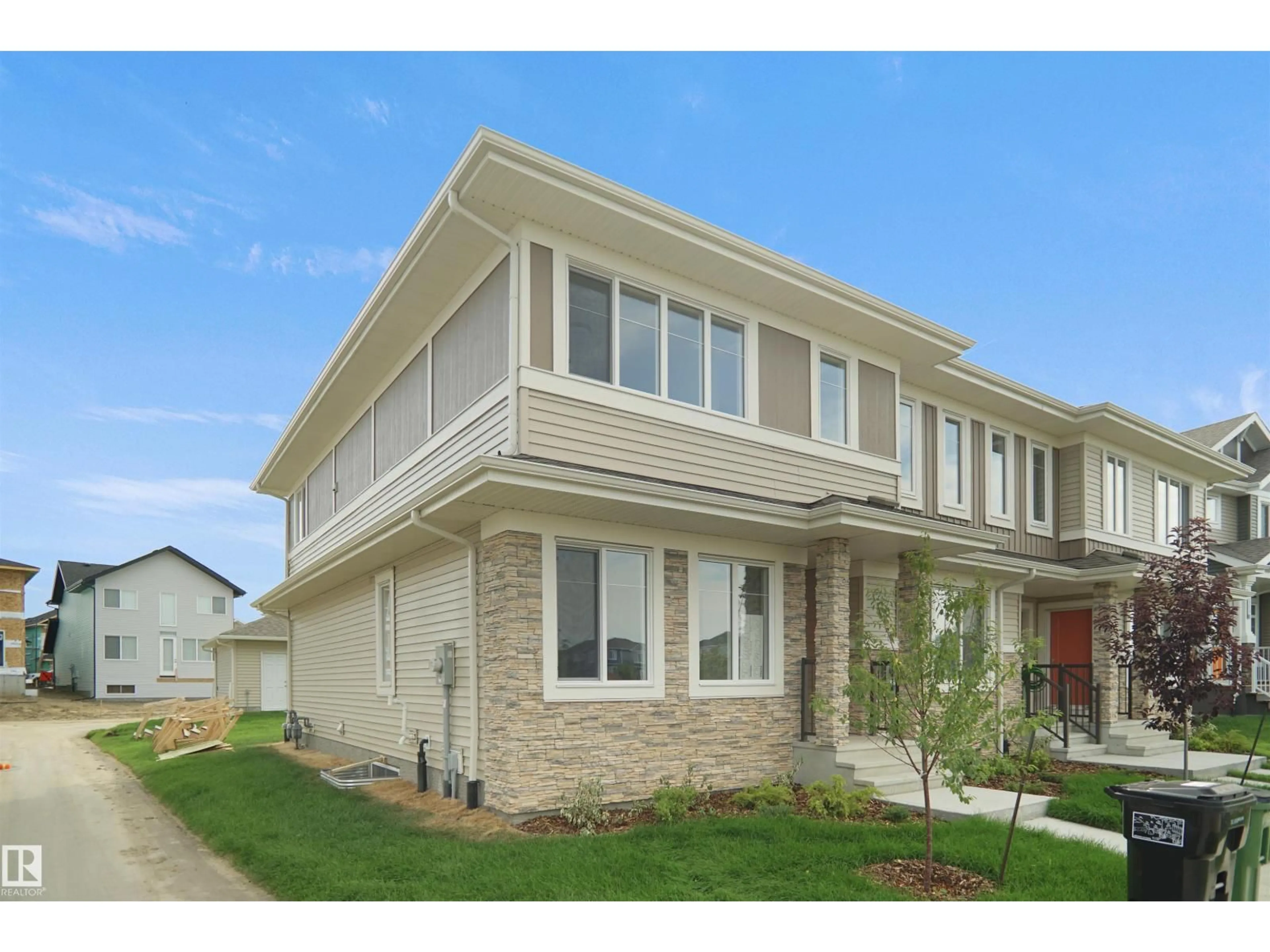 Home with vinyl exterior material, unknown for 19453 22 AV, Edmonton Alberta T6M3J3