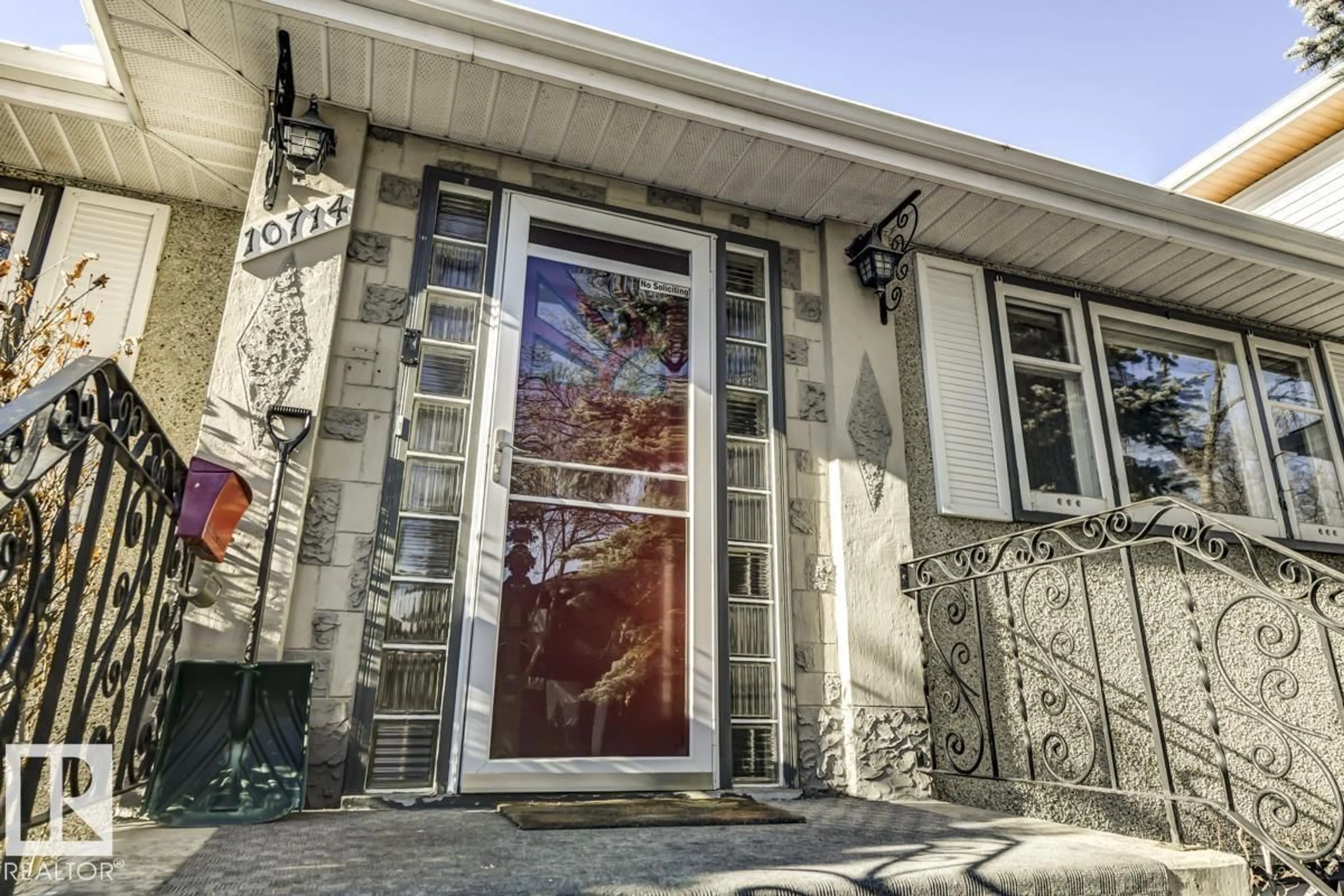 Indoor entryway for NW - 10714 128 ST, Edmonton Alberta T5M0V9