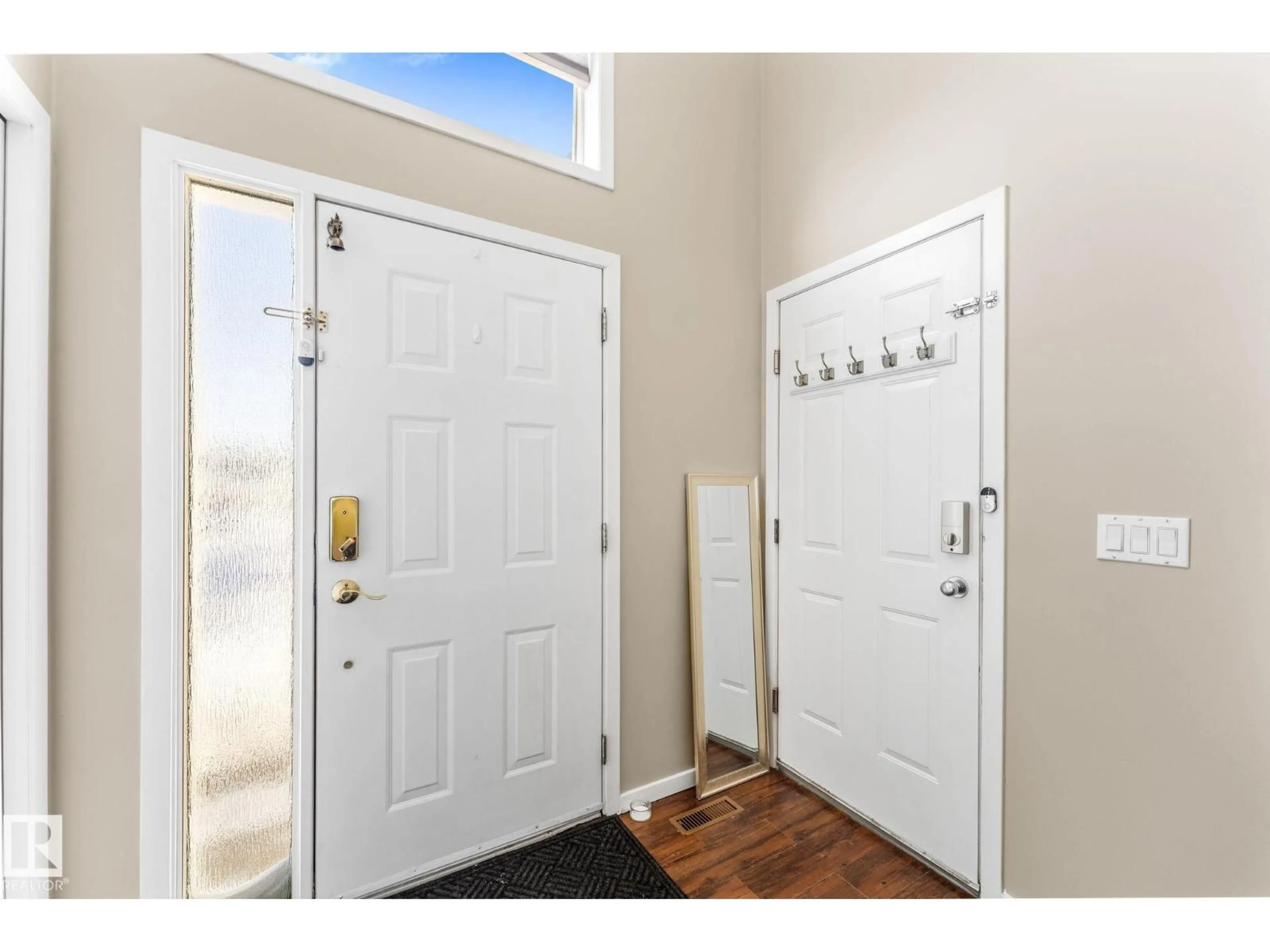 Indoor entryway for 76 LA COSTA FAIRWAY CL, Stony Plain Alberta T7Z2A5