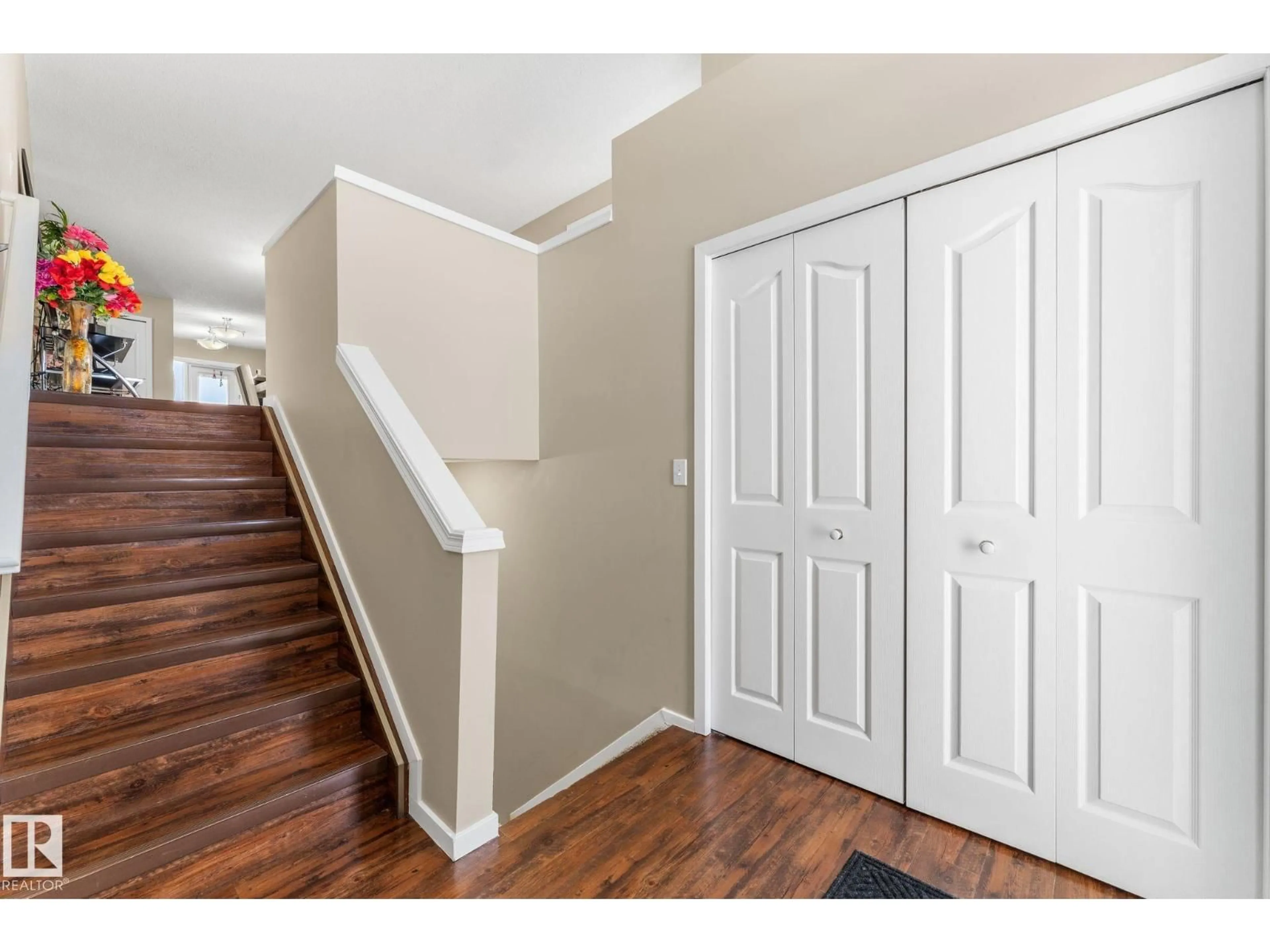 Indoor entryway for 76 LA COSTA FAIRWAY CL, Stony Plain Alberta T7Z2A5