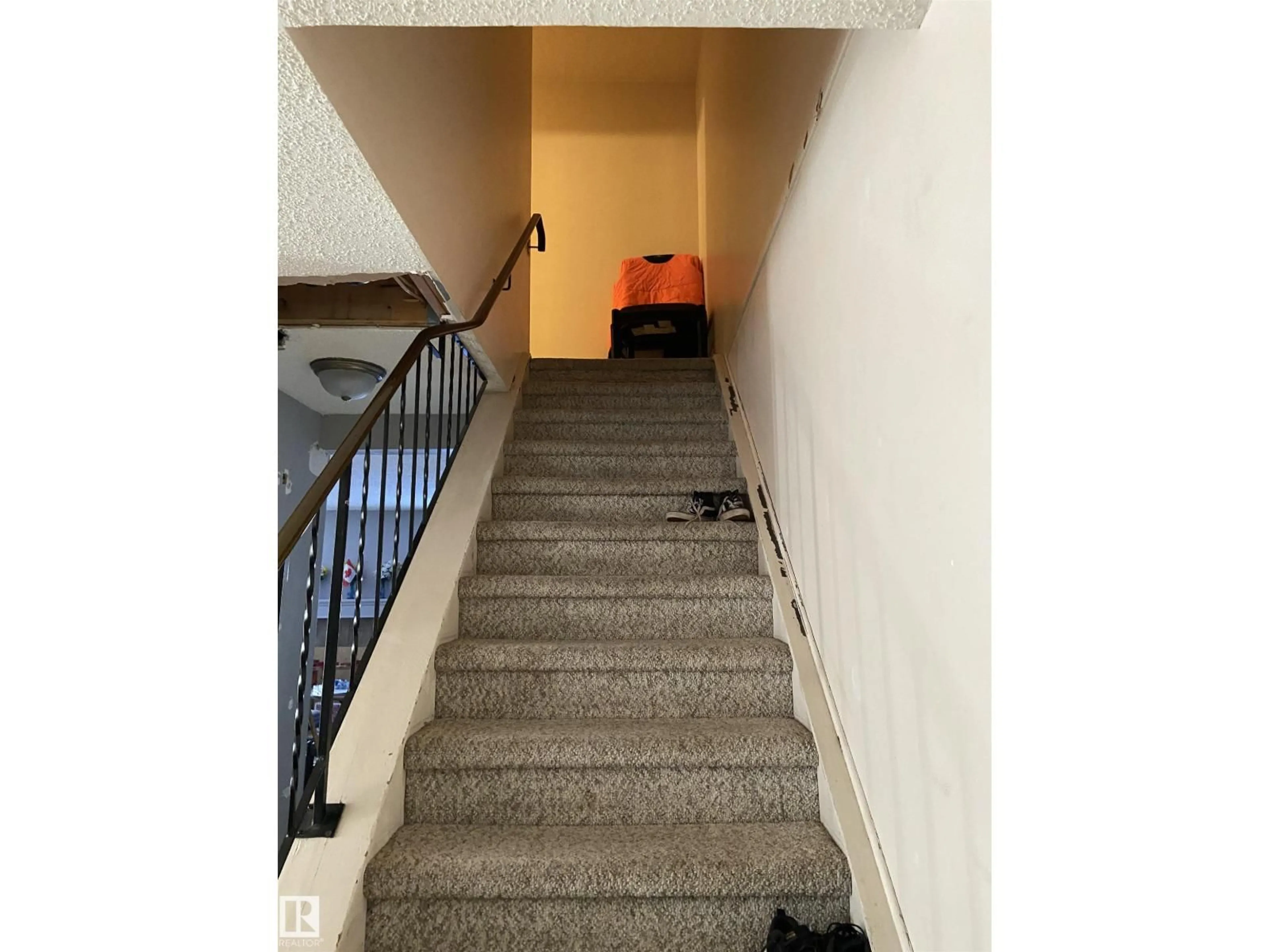 Stairs for #9 - 5325 48 AVENUE, Redwater Alberta T0A2W0