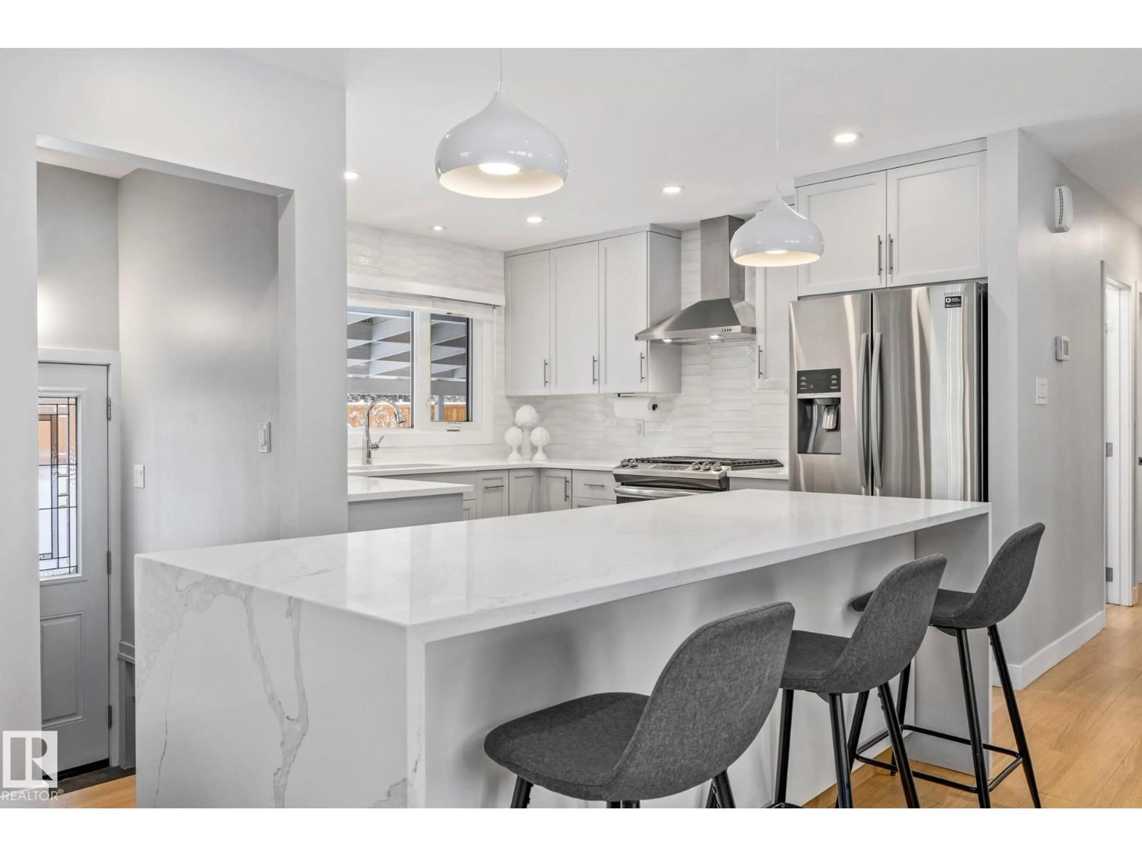 Open concept kitchen, ceramic/tile floor for 7622 153 ST, Edmonton Alberta T5R1N4