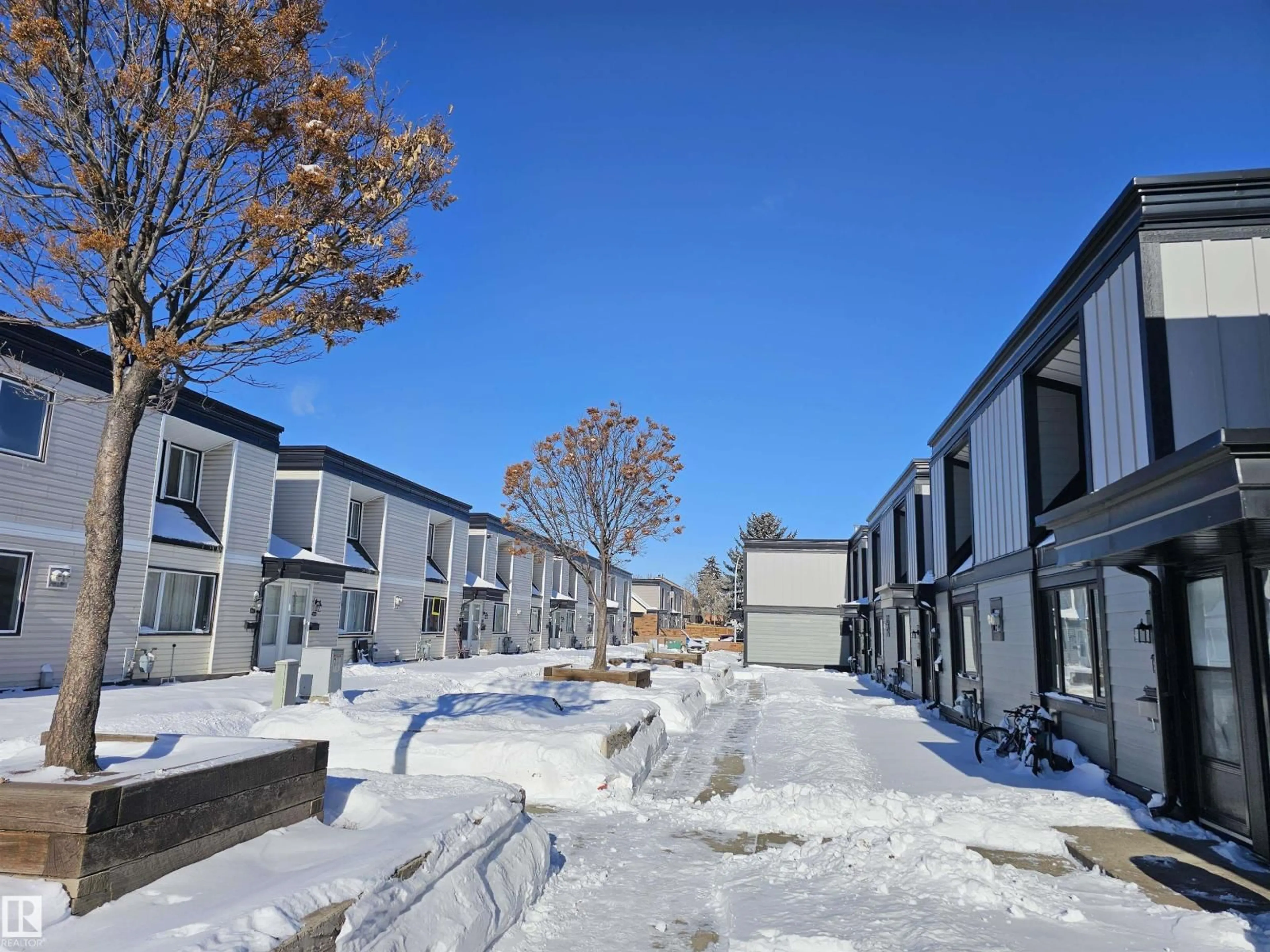 Patio, street for 206 - 11421 34ST NW, Edmonton Alberta T5W5J7