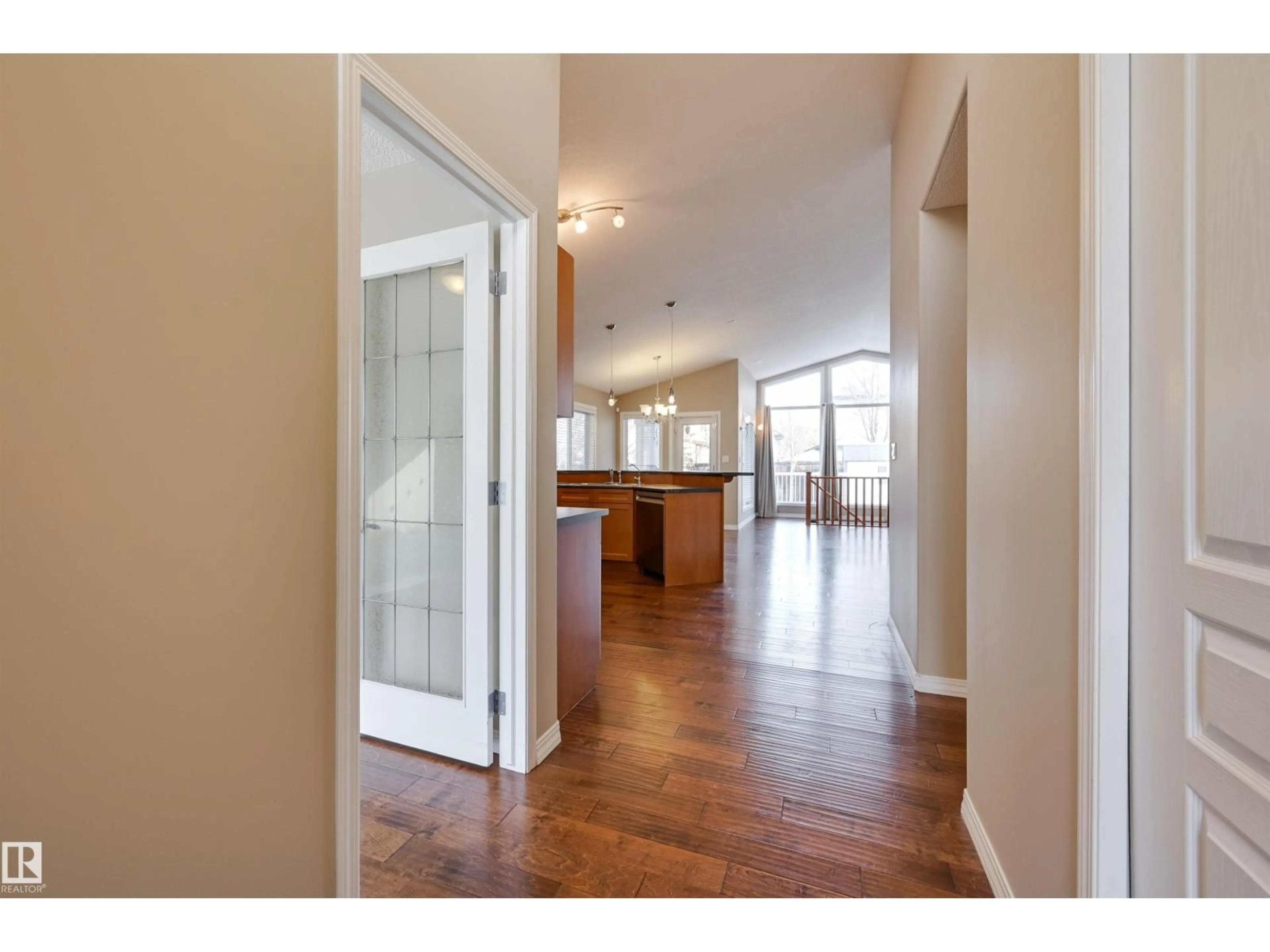 Indoor entryway for 1514 PALMER CL, Edmonton Alberta T5T6W3