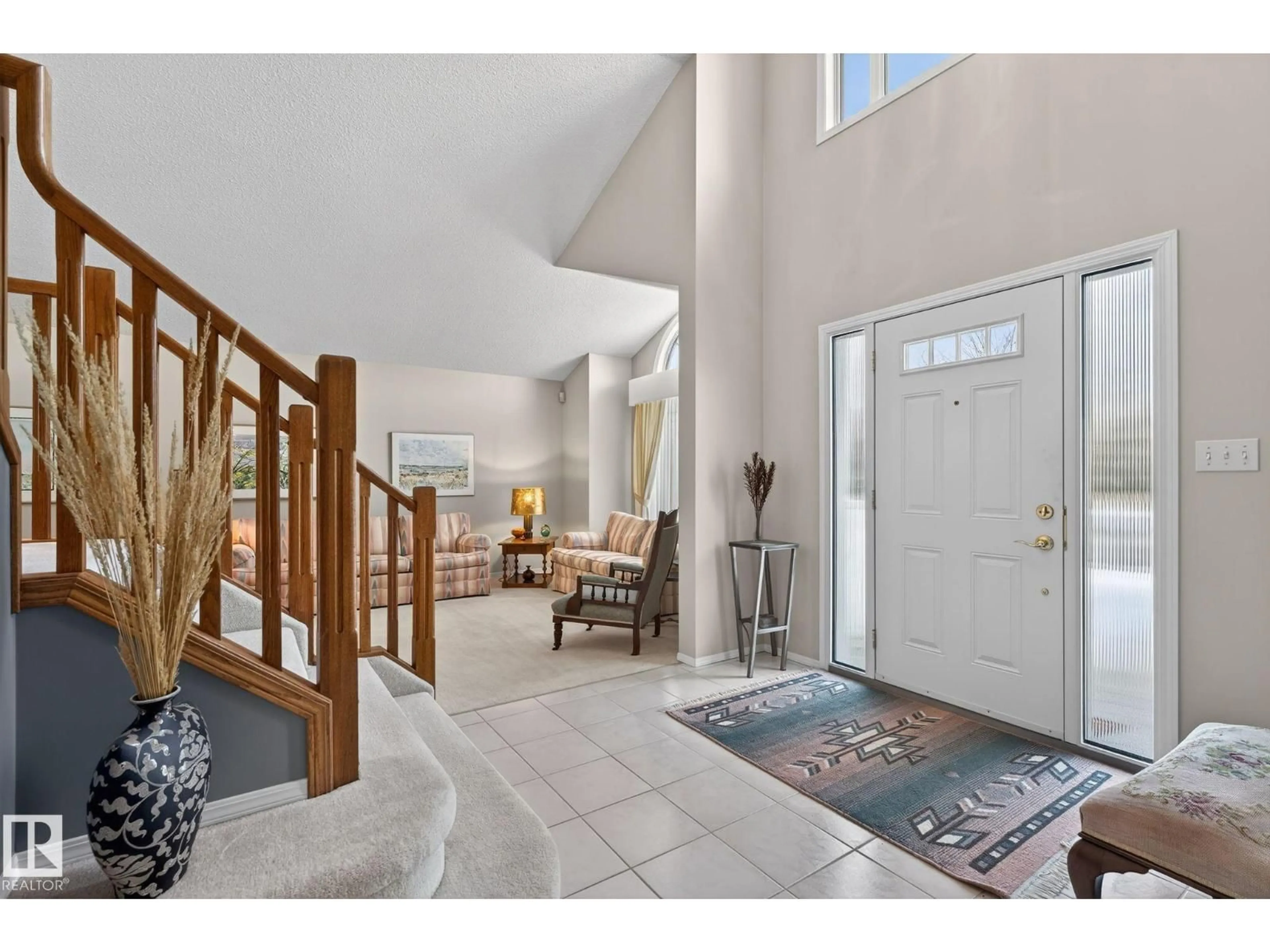 Indoor entryway for 313 HEDLEY WY, Edmonton Alberta T6R1T8