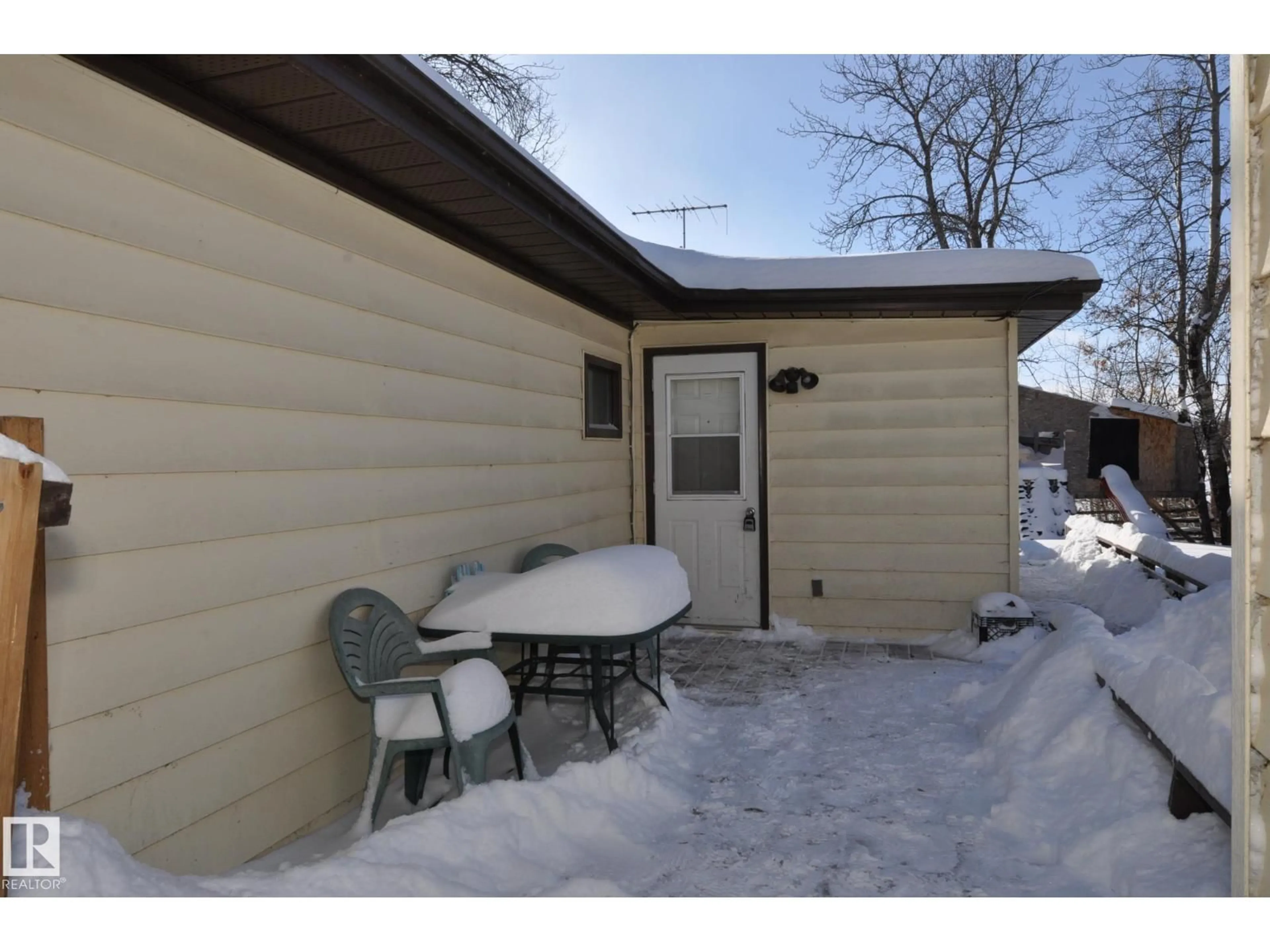 Patio, street for 233 LAKESHORE DR, Rural Lac Ste. Anne County Alberta T0E1V0