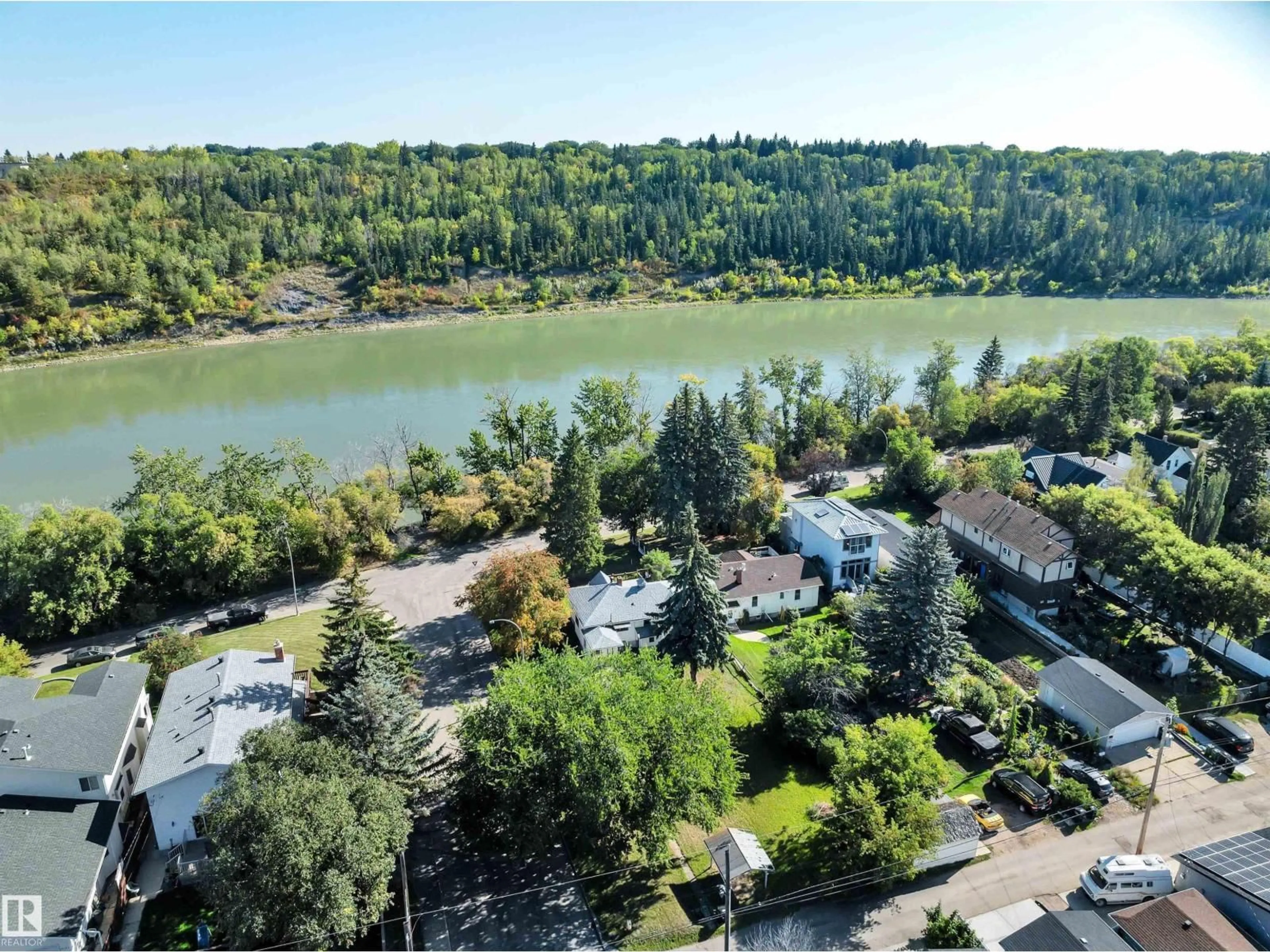 A pic from outside/outdoor area/front of a property/back of a property/a pic from drone, water/lake/river/ocean view for NW - 10148 87 ST, Edmonton Alberta T5H1N4