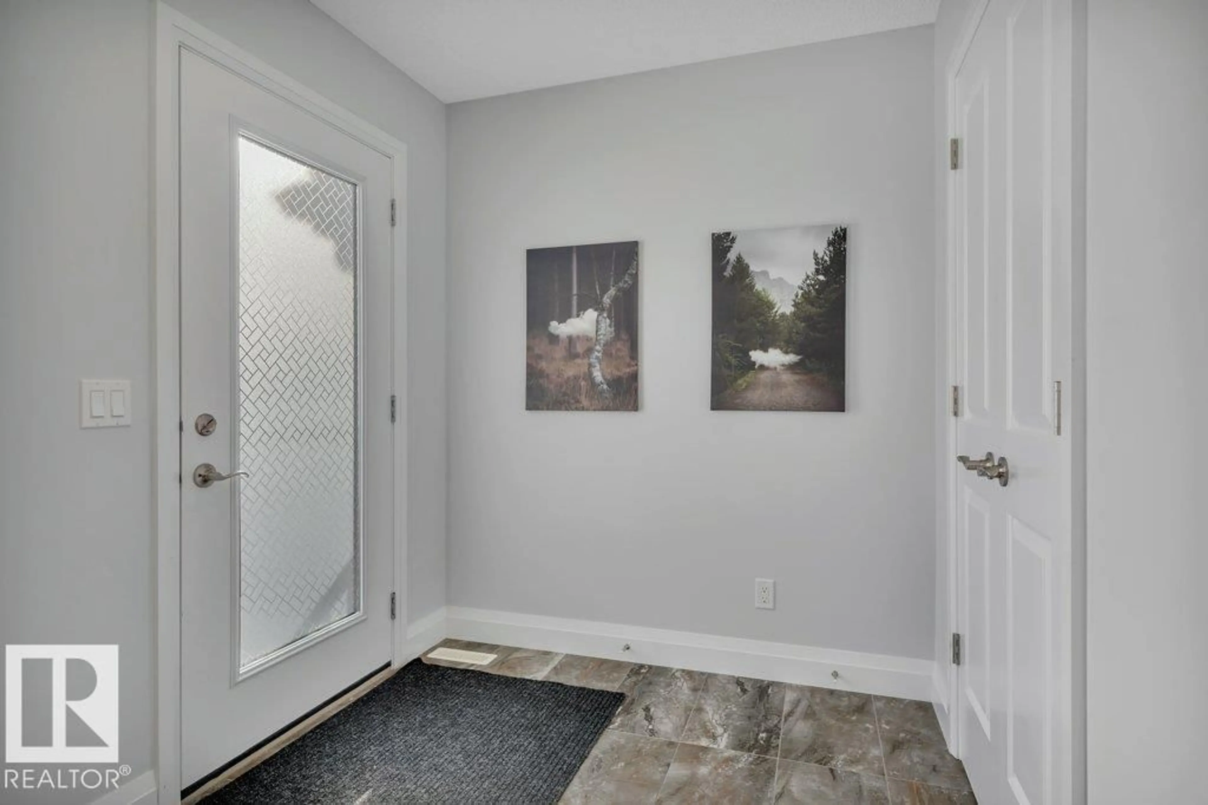 Indoor entryway for 274 CHARLESWORTH DR, Edmonton Alberta T6K2J3