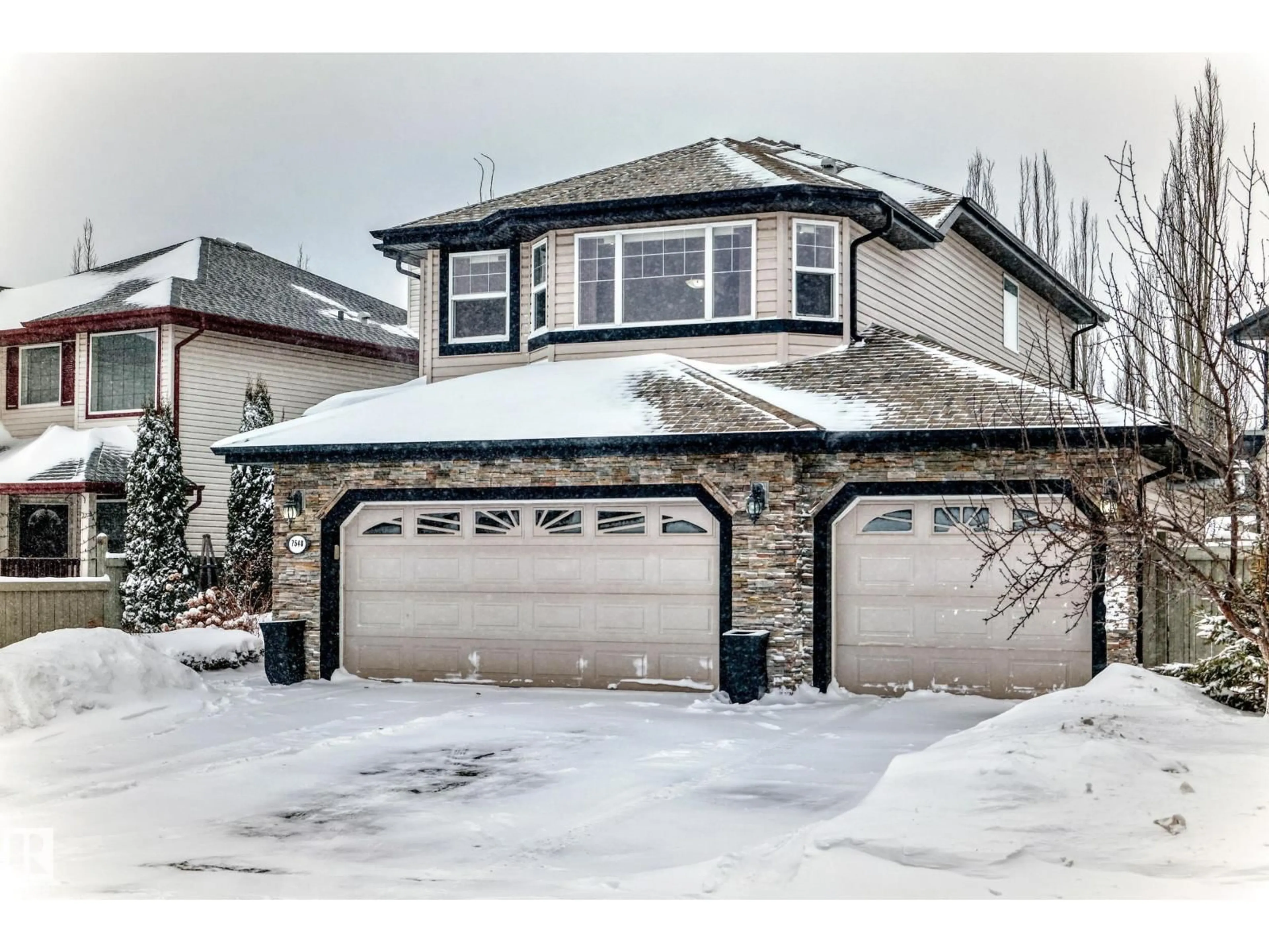 Indoor garage for 7548 SPEAKER WY, Edmonton Alberta T6R0P1