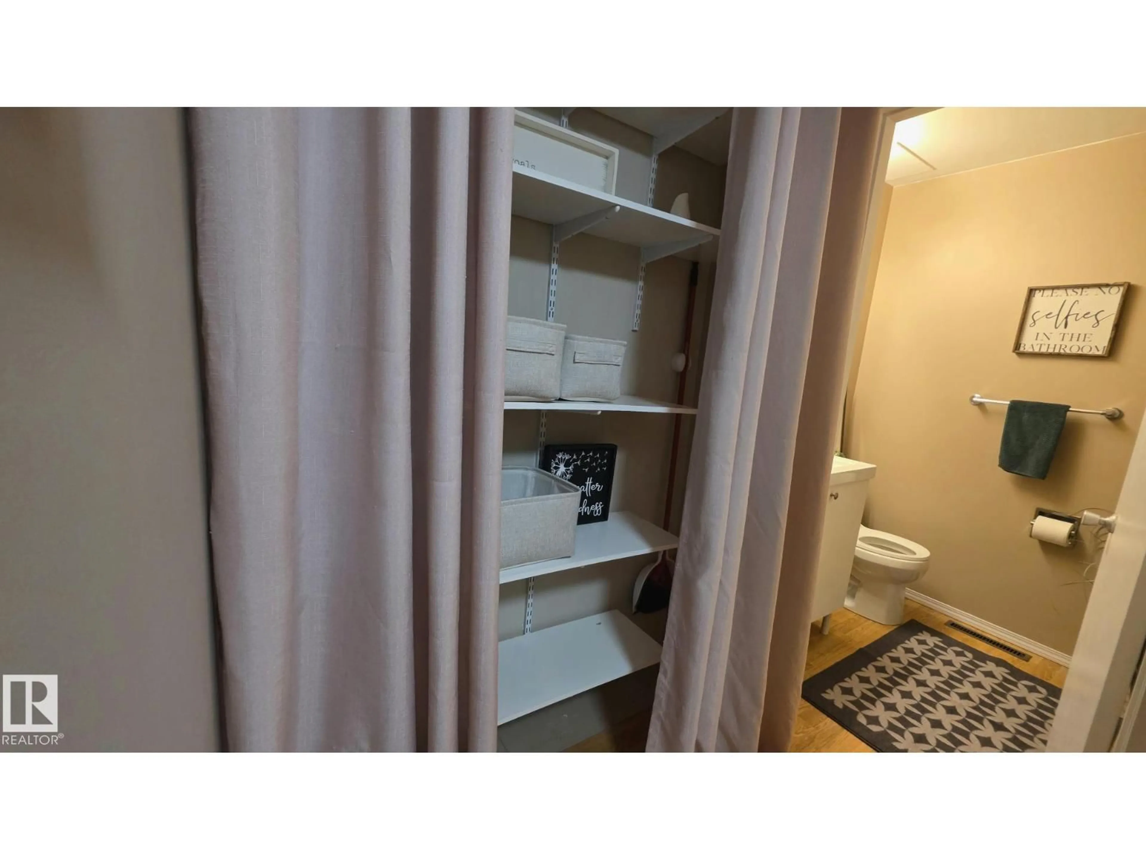 Standard bathroom, floor is not visible for 117 LONDONDERRY SQUARE, Edmonton Alberta T5C3C4