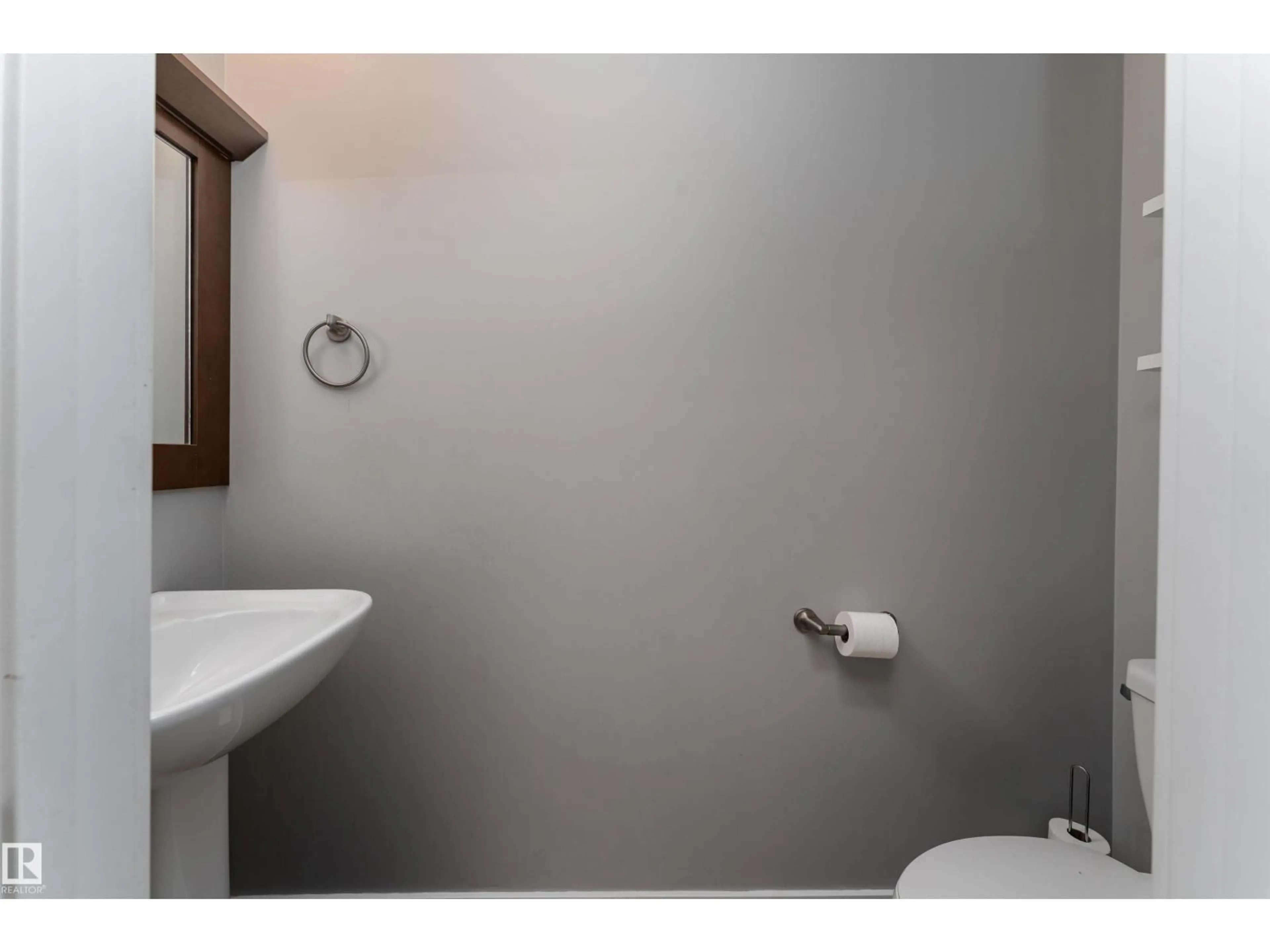 Standard bathroom, unknown for 75 RICHMOND LI, Fort Saskatchewan Alberta T8L0S5