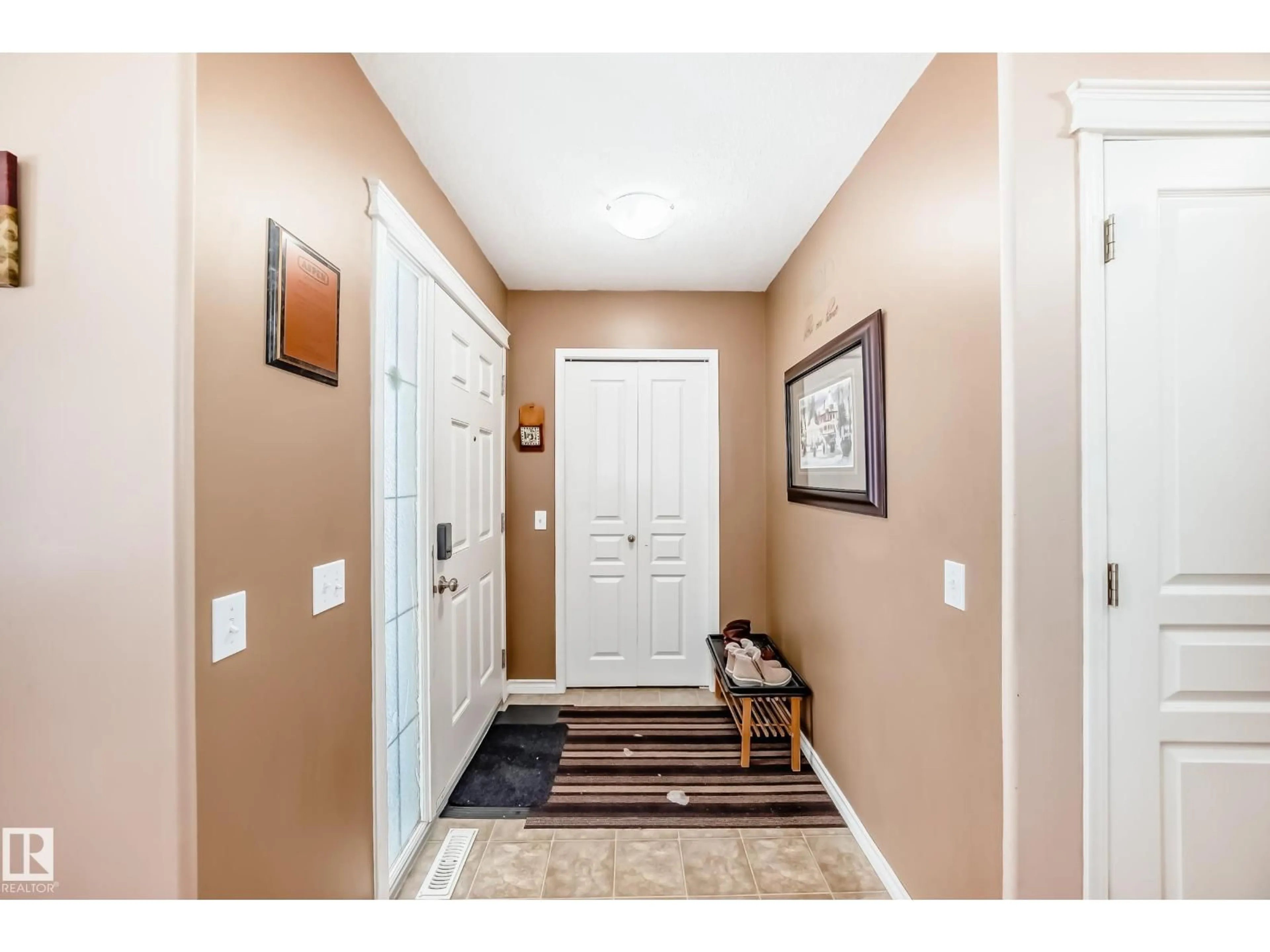 Indoor entryway for 113 KEYSTONE LN, Leduc Alberta T9E0J5