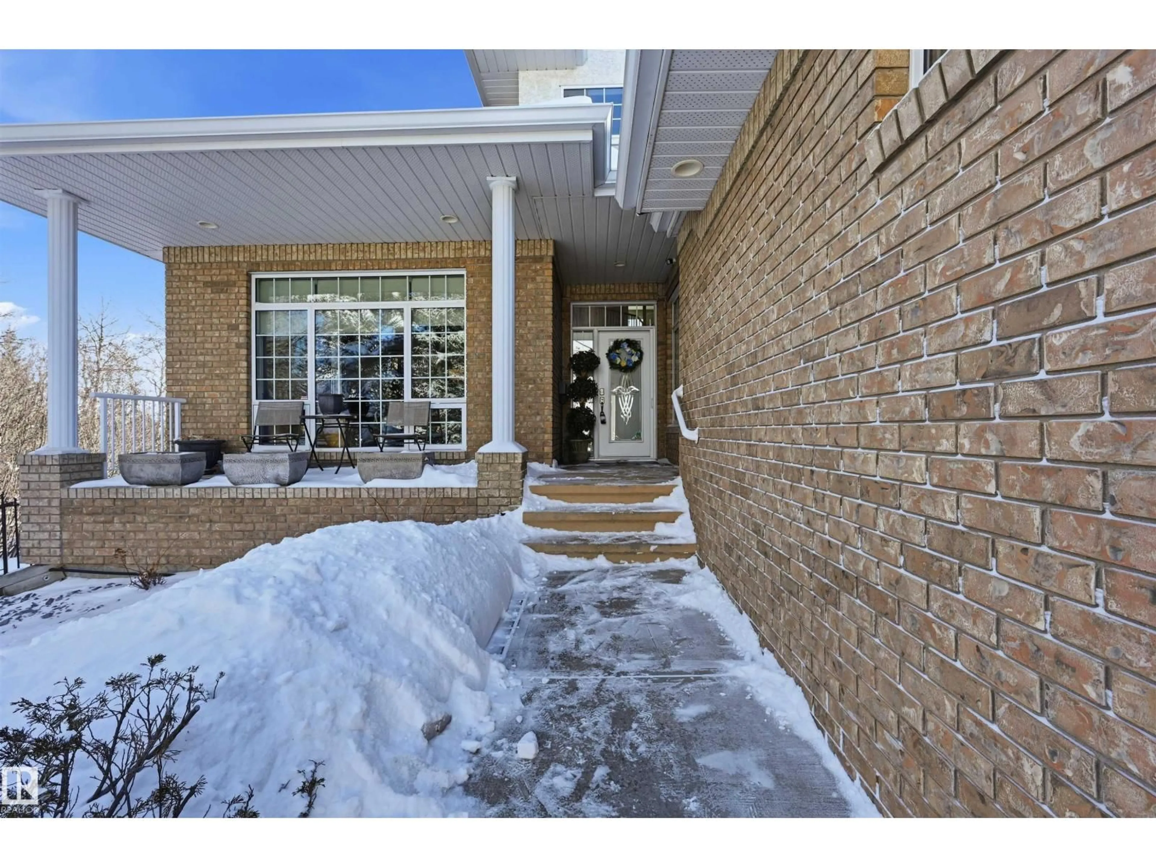 Indoor entryway for #2 - 735 BUTTERWORTH DR, Edmonton Alberta T6R2M7