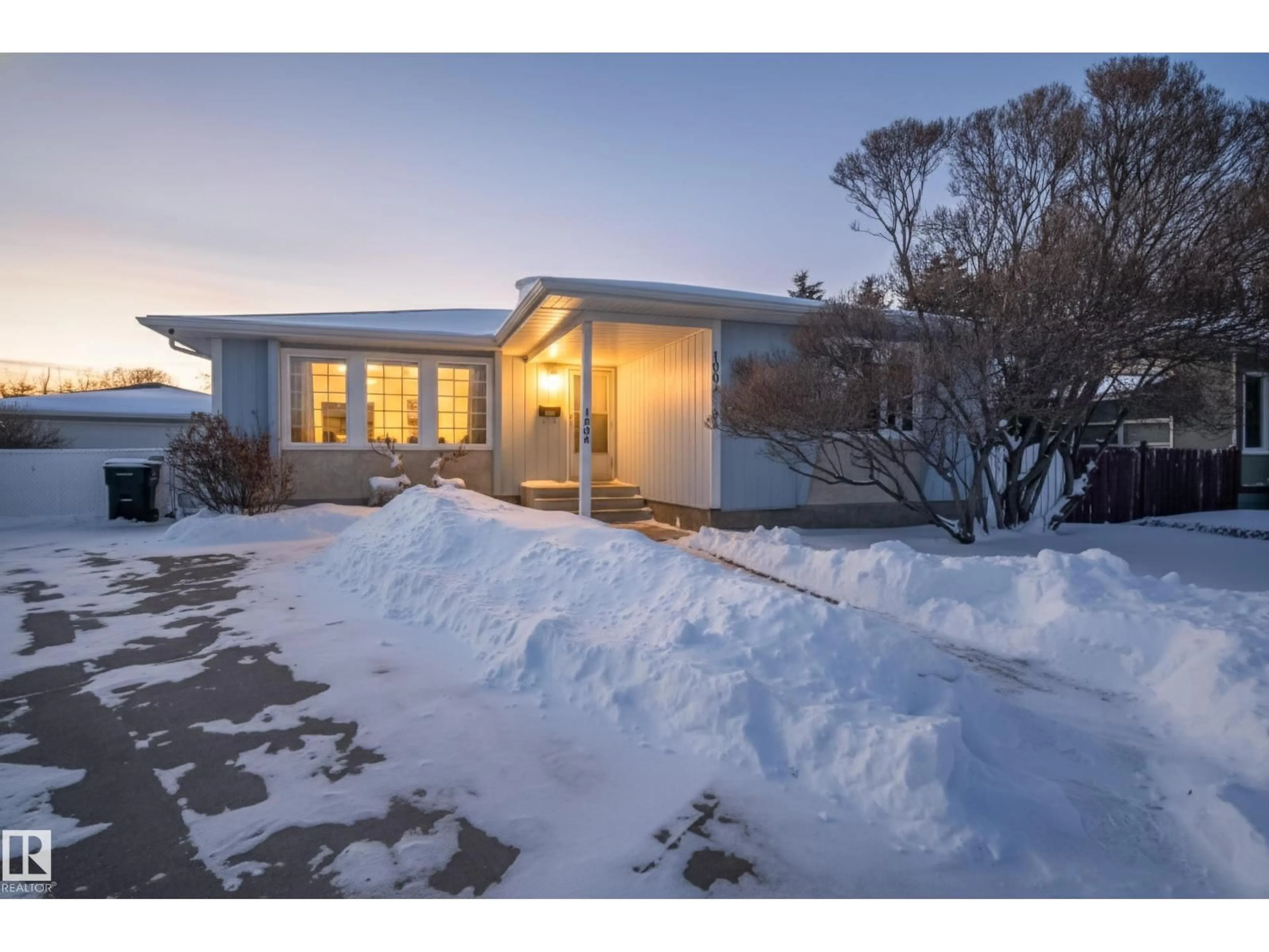 Unknown for 1004 61 ST, Edmonton Alberta T6L2G5