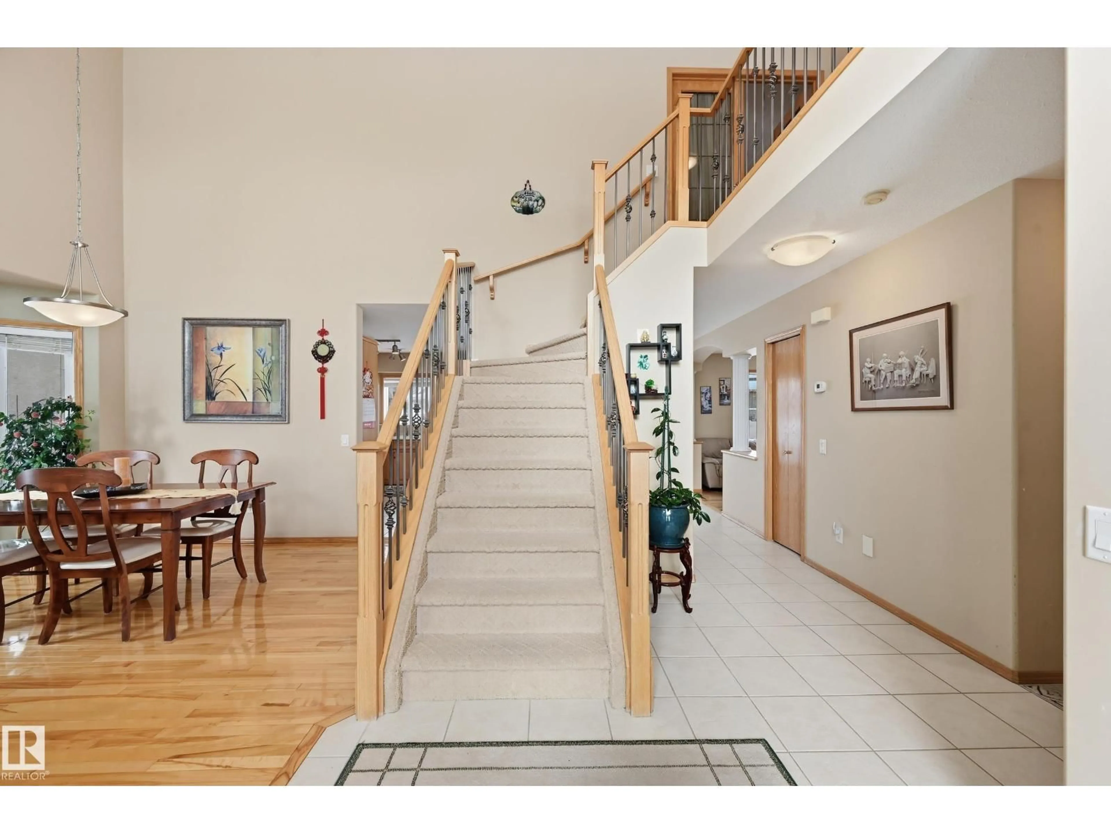 Indoor foyer for 7220 161 AV, Edmonton Alberta T5Z3T7