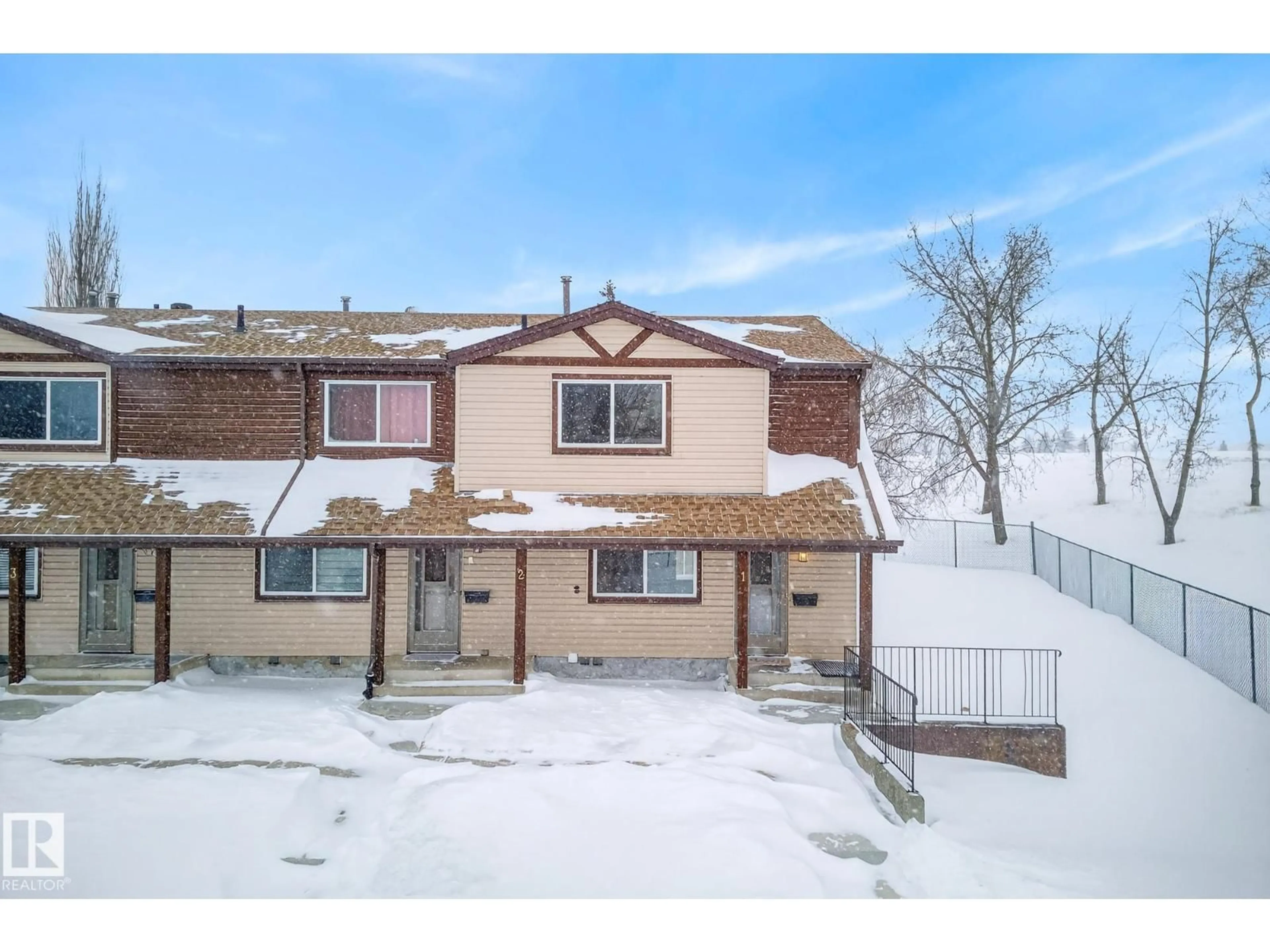 A pic from outside/outdoor area/front of a property/back of a property/a pic from drone, street for 13833 30 ST, Edmonton Alberta T5Y2B2