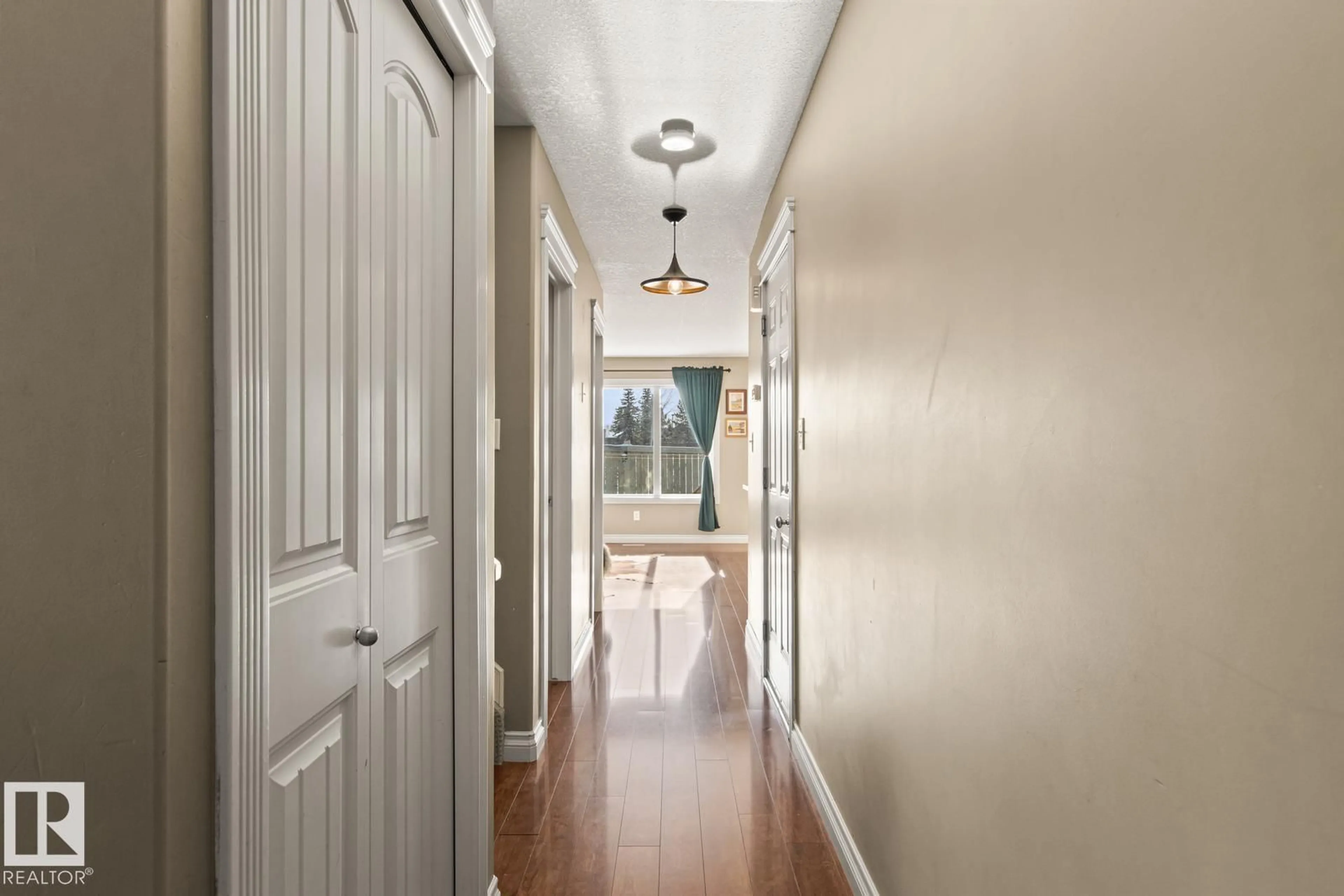 Indoor entryway for 50 MERIDIAN LO, Stony Plain Alberta T7Z0B8