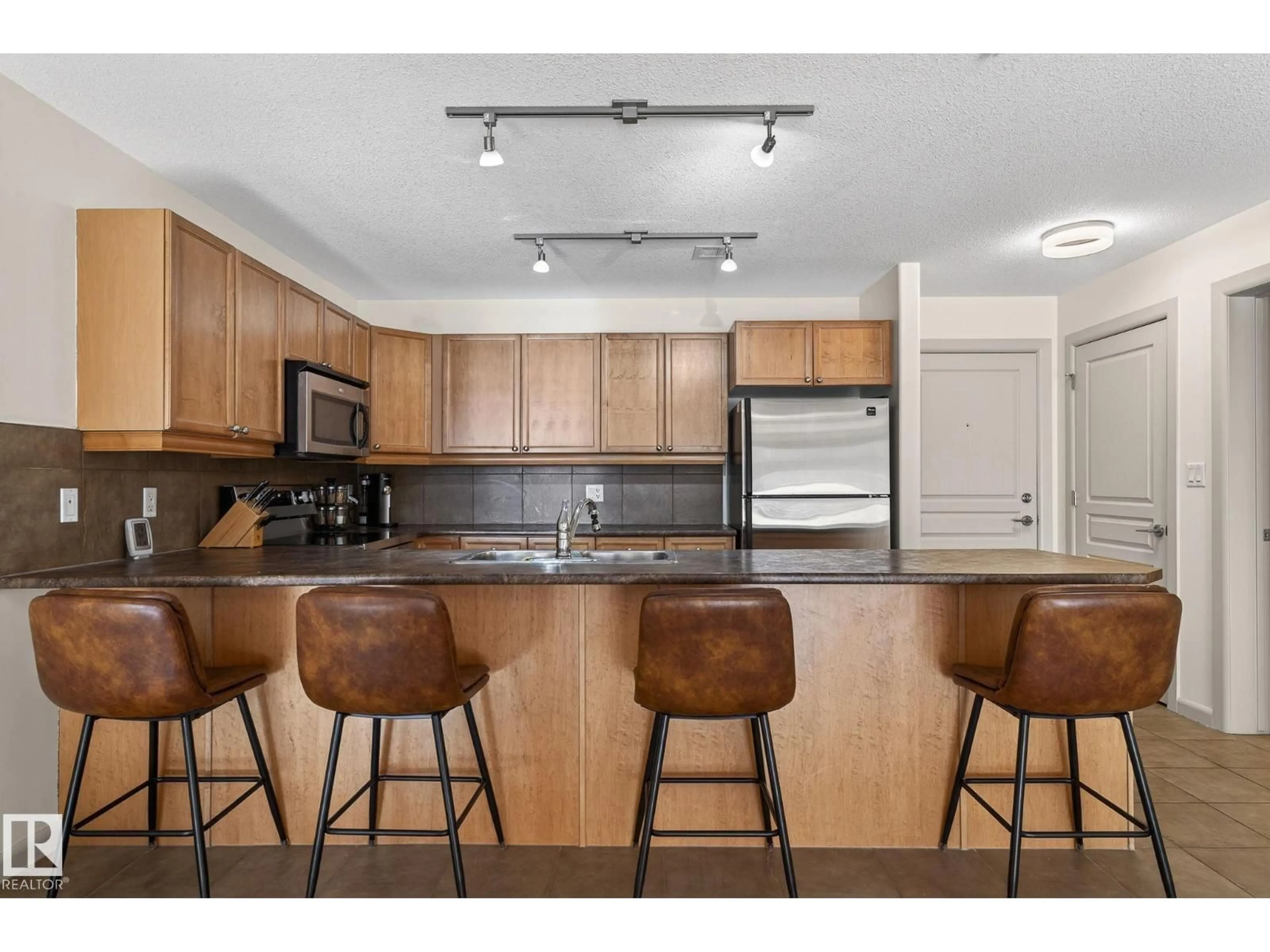 Open concept kitchen, unknown for 222 400 PALISADES WY, Sherwood Park Alberta T8H0H4